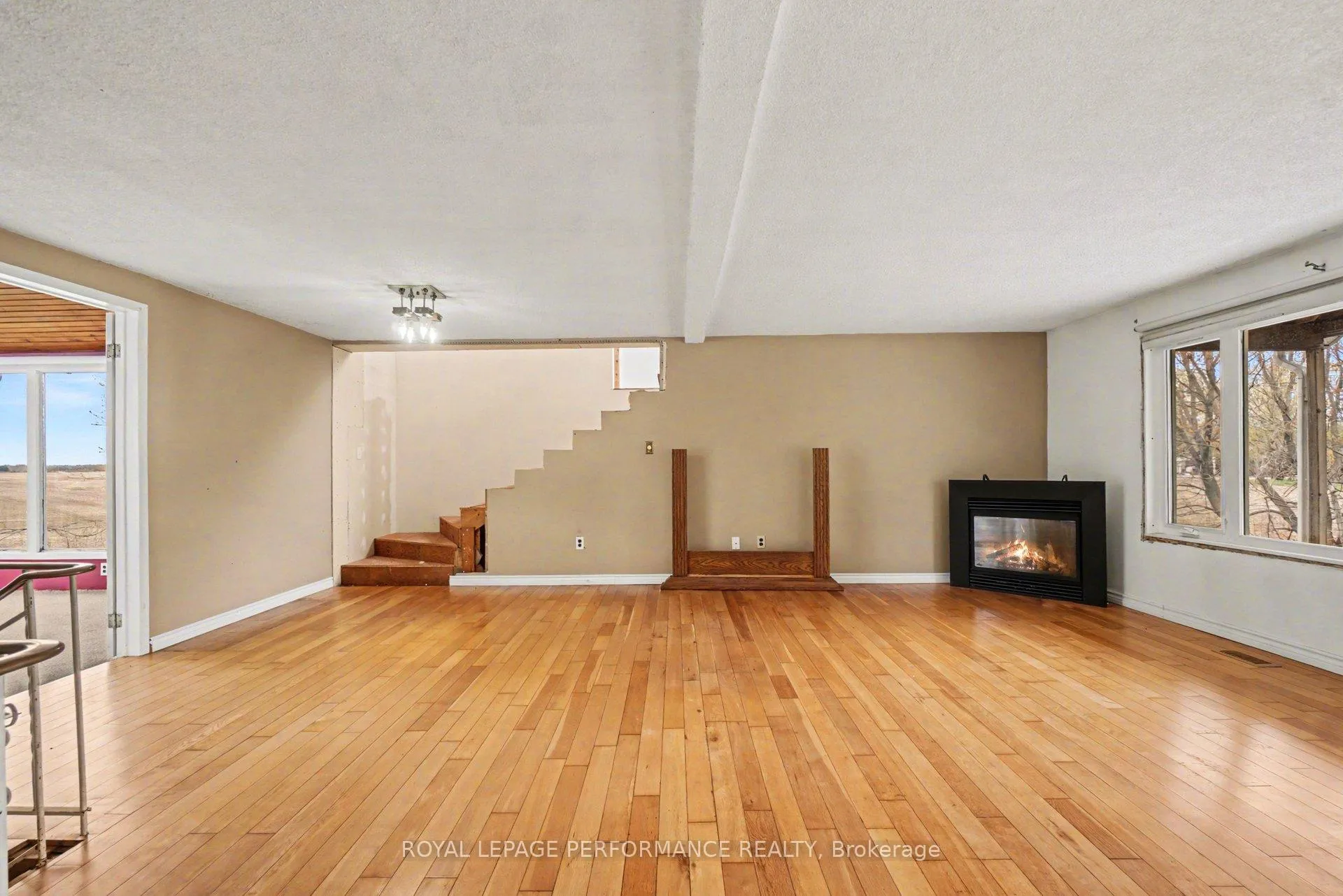Photo 5 of 4946 Thunder Road, Ottawa, Carlsbad Springs — HOMEH