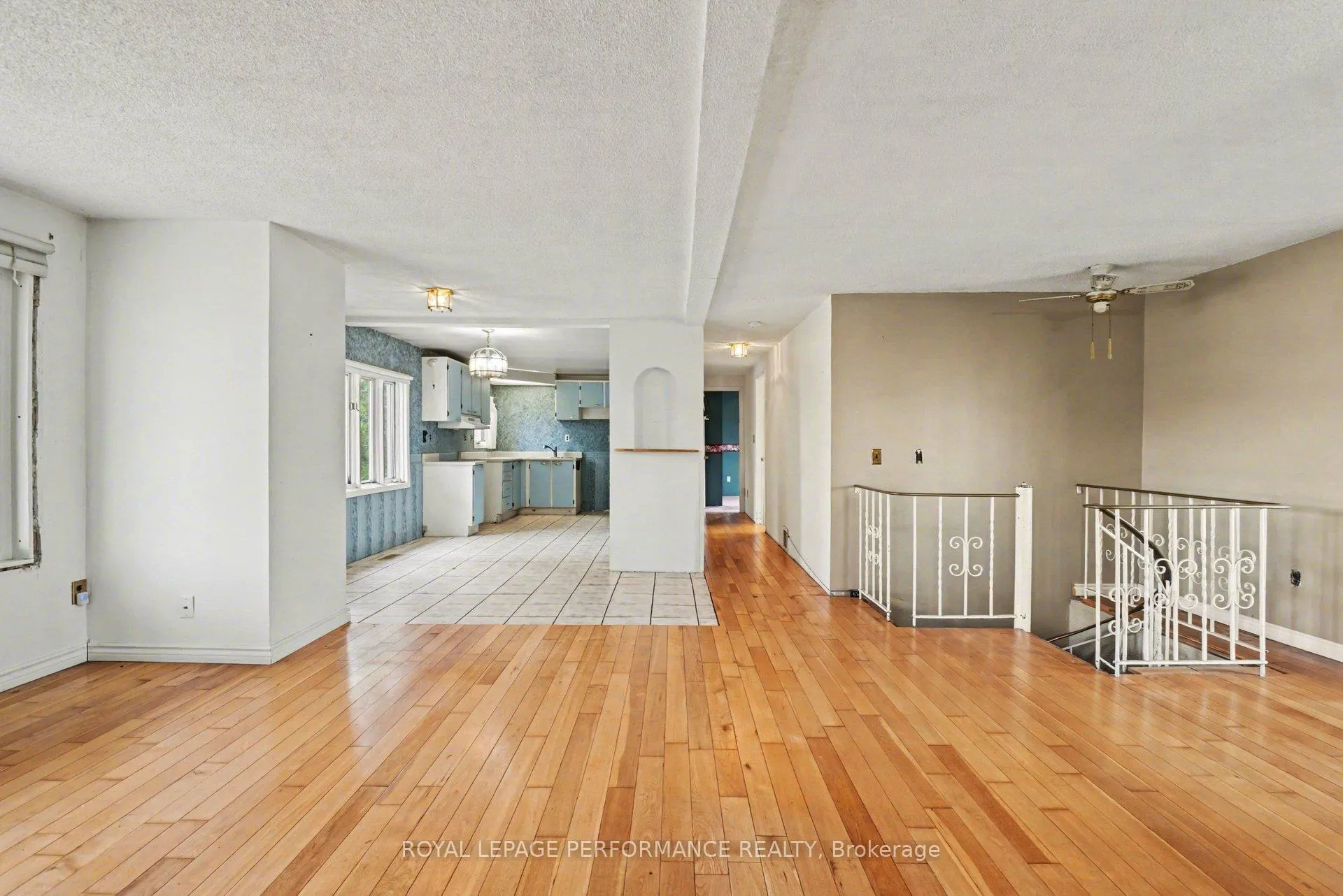 Photo 8 of 4946 Thunder Road, Ottawa, Carlsbad Springs — HOMEH
