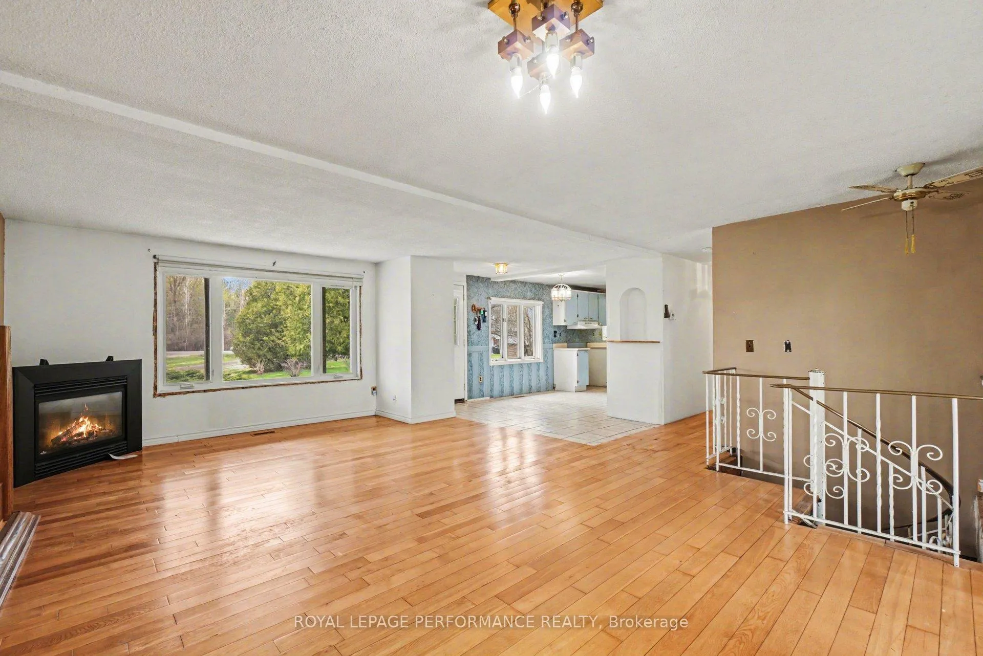 Photo 9 of 4946 Thunder Road, Ottawa, Carlsbad Springs — HOMEH
