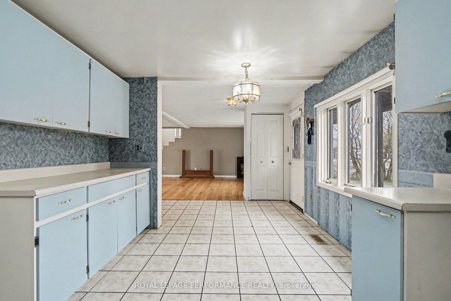 Photo 12 of 4946 Thunder Road, Ottawa, Carlsbad Springs — HOMEH