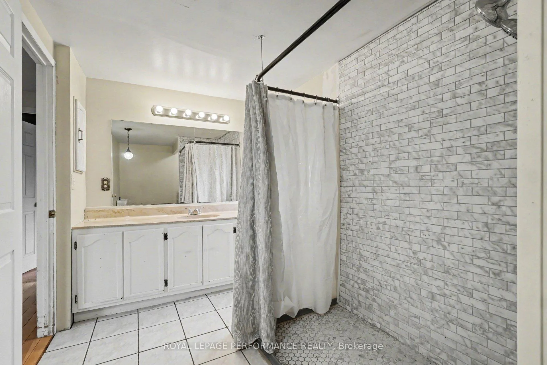 Photo 18 of 4946 Thunder Road, Ottawa, Carlsbad Springs — HOMEH