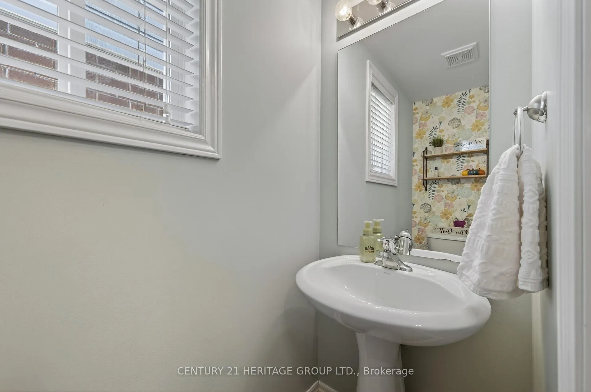 Photo 8 of 80 Anderson Road, New Tecumseth, Alliston — HOMEH