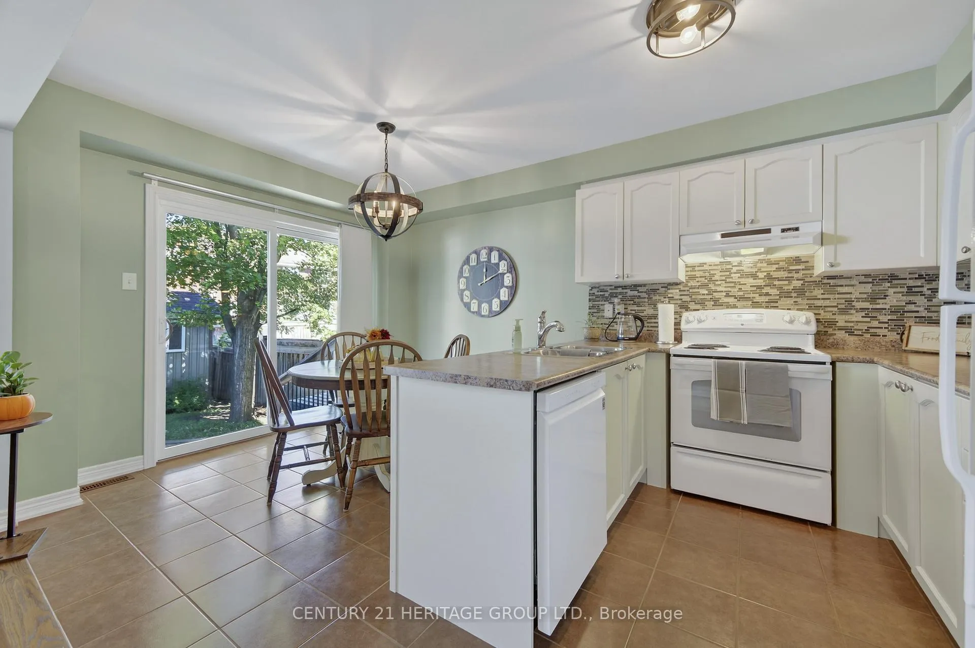 Photo 16 of 80 Anderson Road, New Tecumseth, Alliston — HOMEH