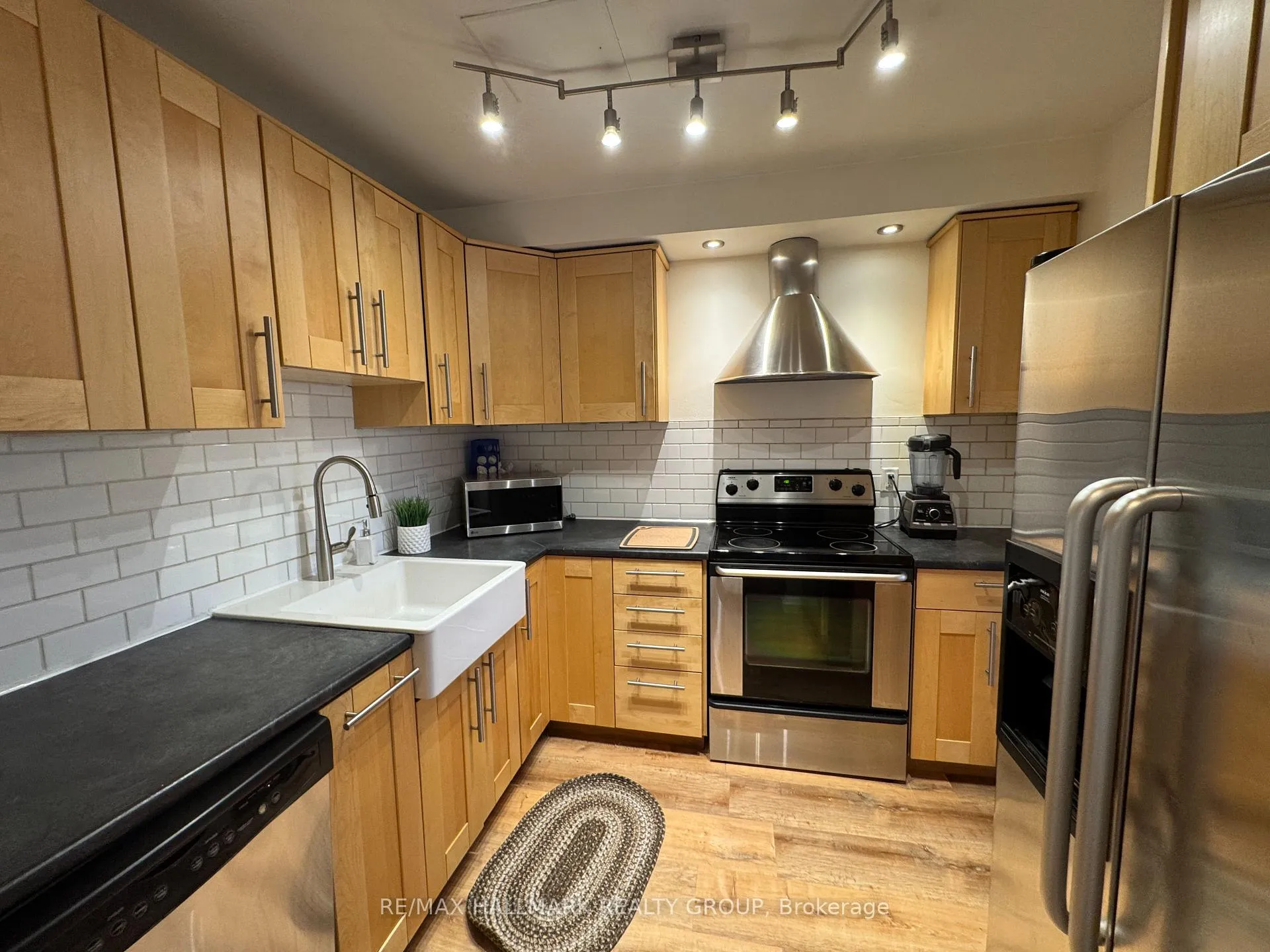 Photo 5 of 912 Dynes Road, Ottawa, Carleton Square — HOMEH