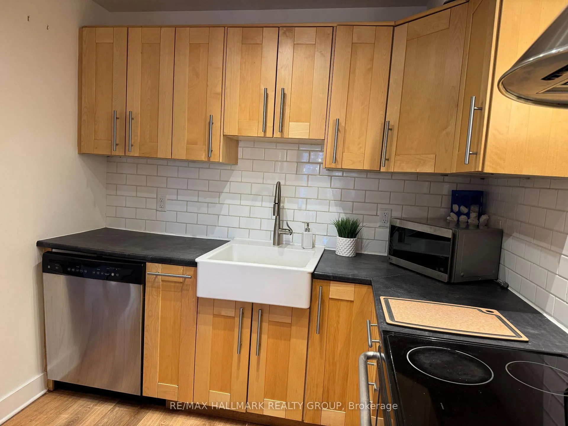 Photo 7 of 912 Dynes Road, Ottawa, Carleton Square — HOMEH