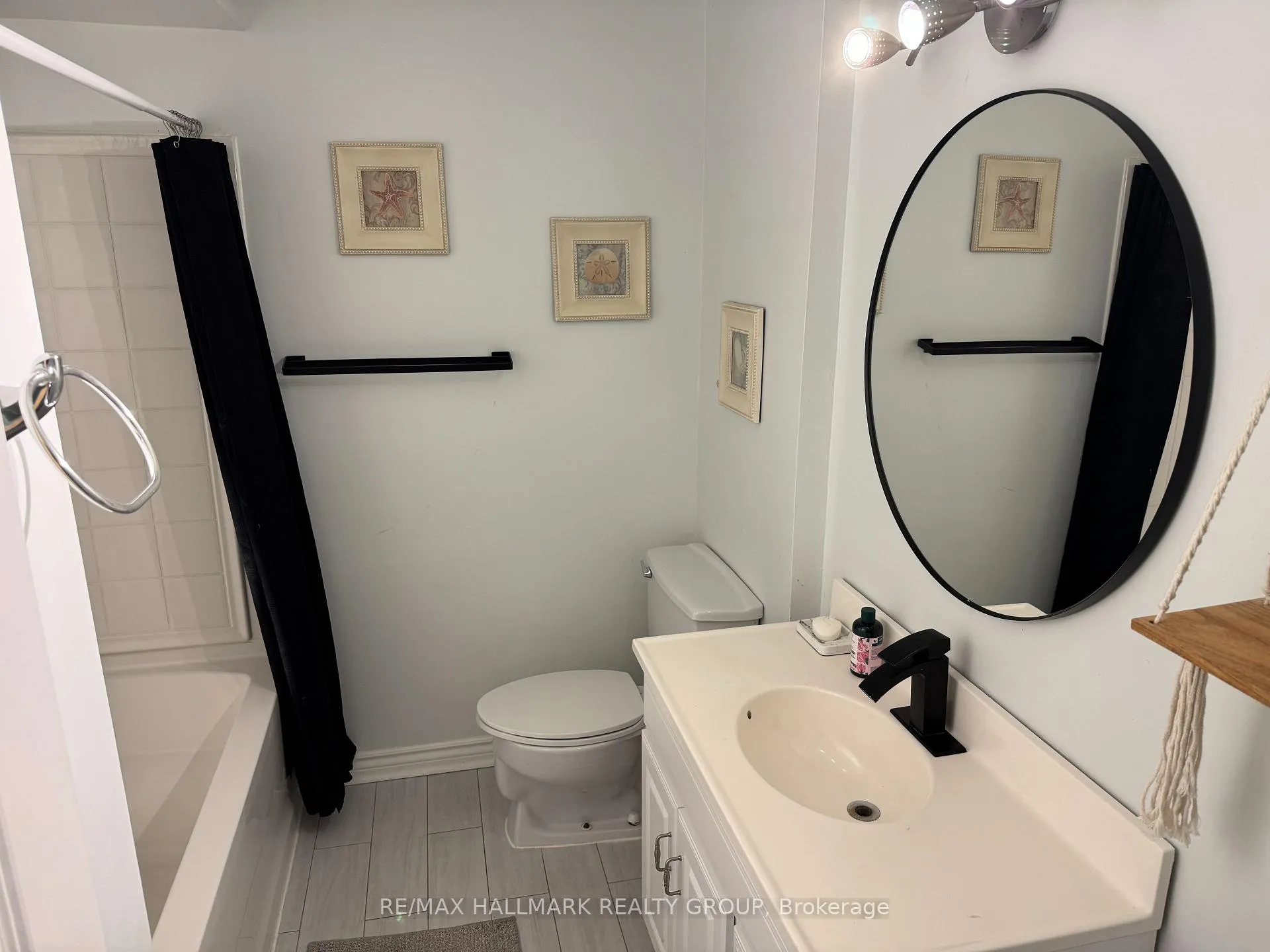 Photo 21 of 912 Dynes Road, Ottawa, Carleton Square — HOMEH