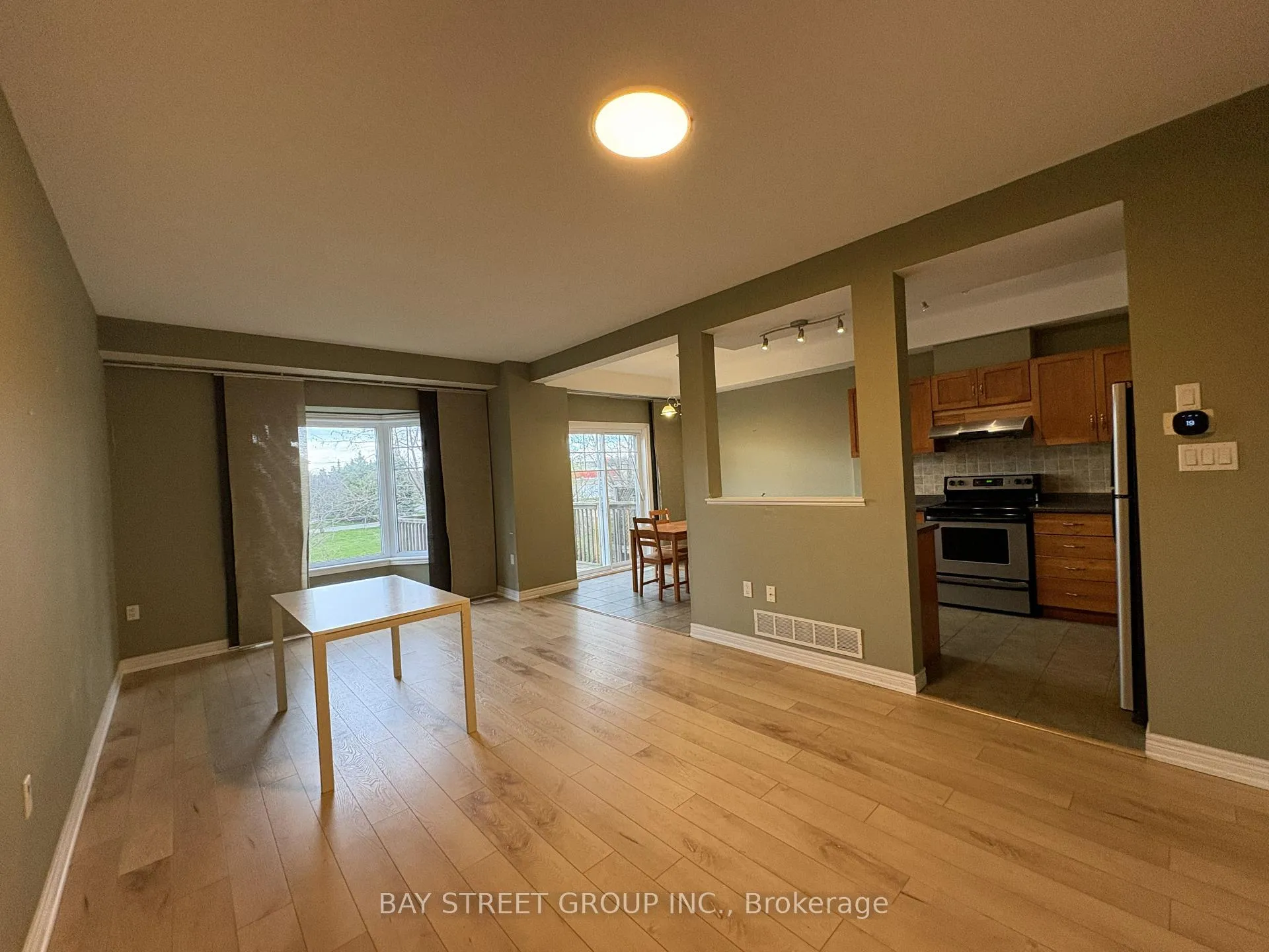Photo 4 of Unit 2, 60 Cloverleaf Drive, Hamilton, Ancaster — HOMEH