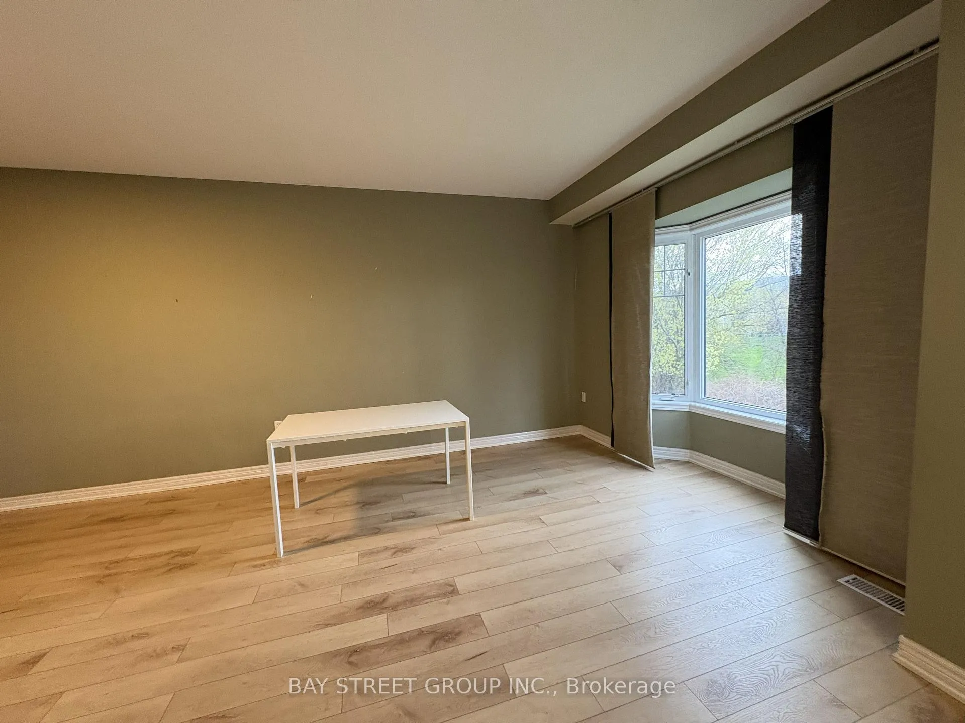 Photo 6 of Unit 2, 60 Cloverleaf Drive, Hamilton, Ancaster — HOMEH