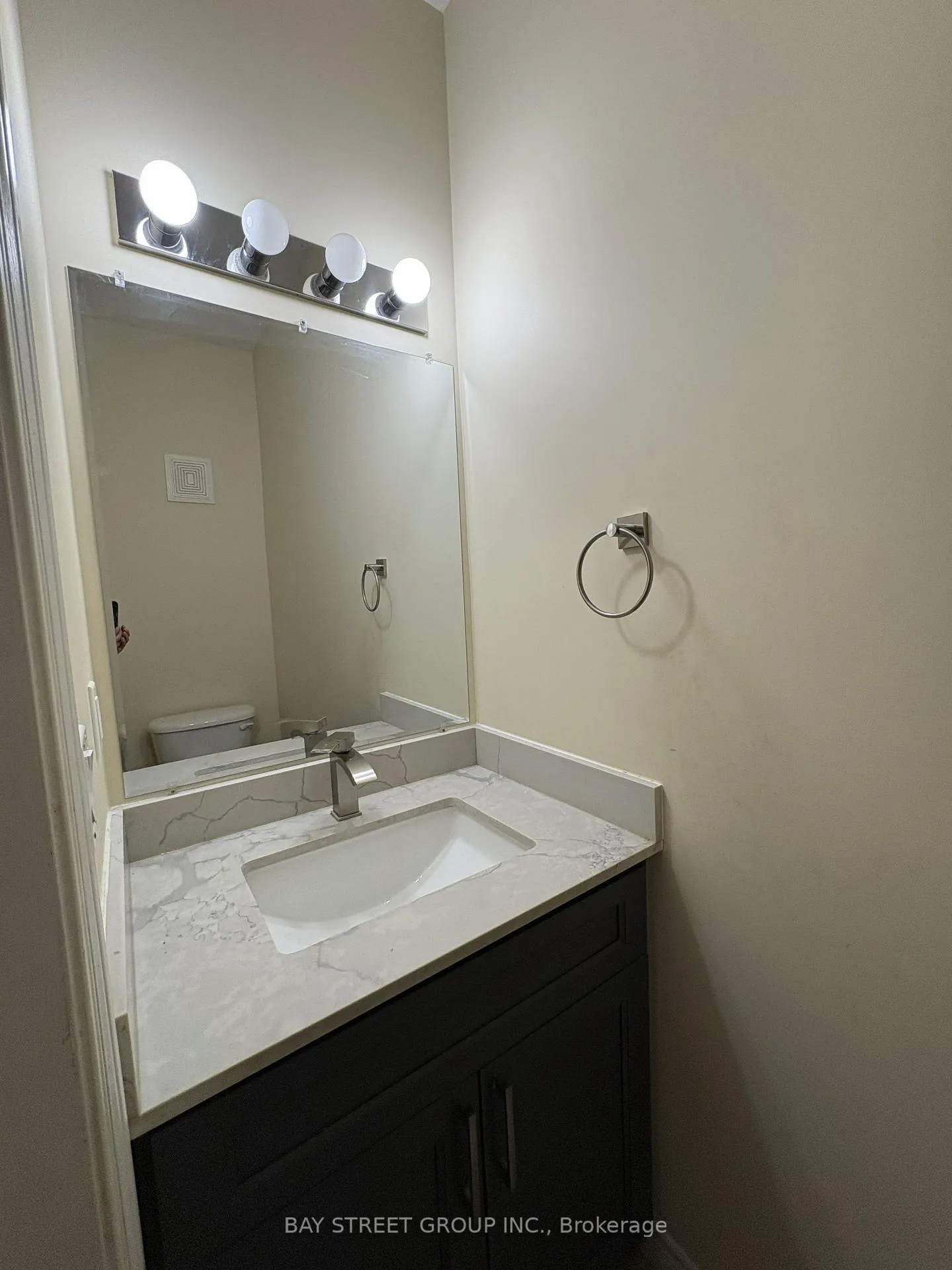 Photo 11 of Unit 2, 60 Cloverleaf Drive, Hamilton, Ancaster — HOMEH
