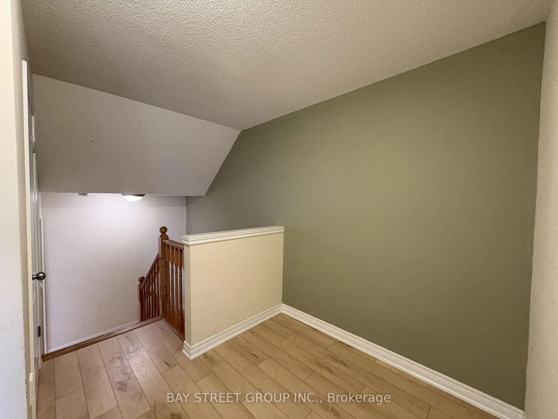 Photo 12 of Unit 2, 60 Cloverleaf Drive, Hamilton, Ancaster — HOMEH