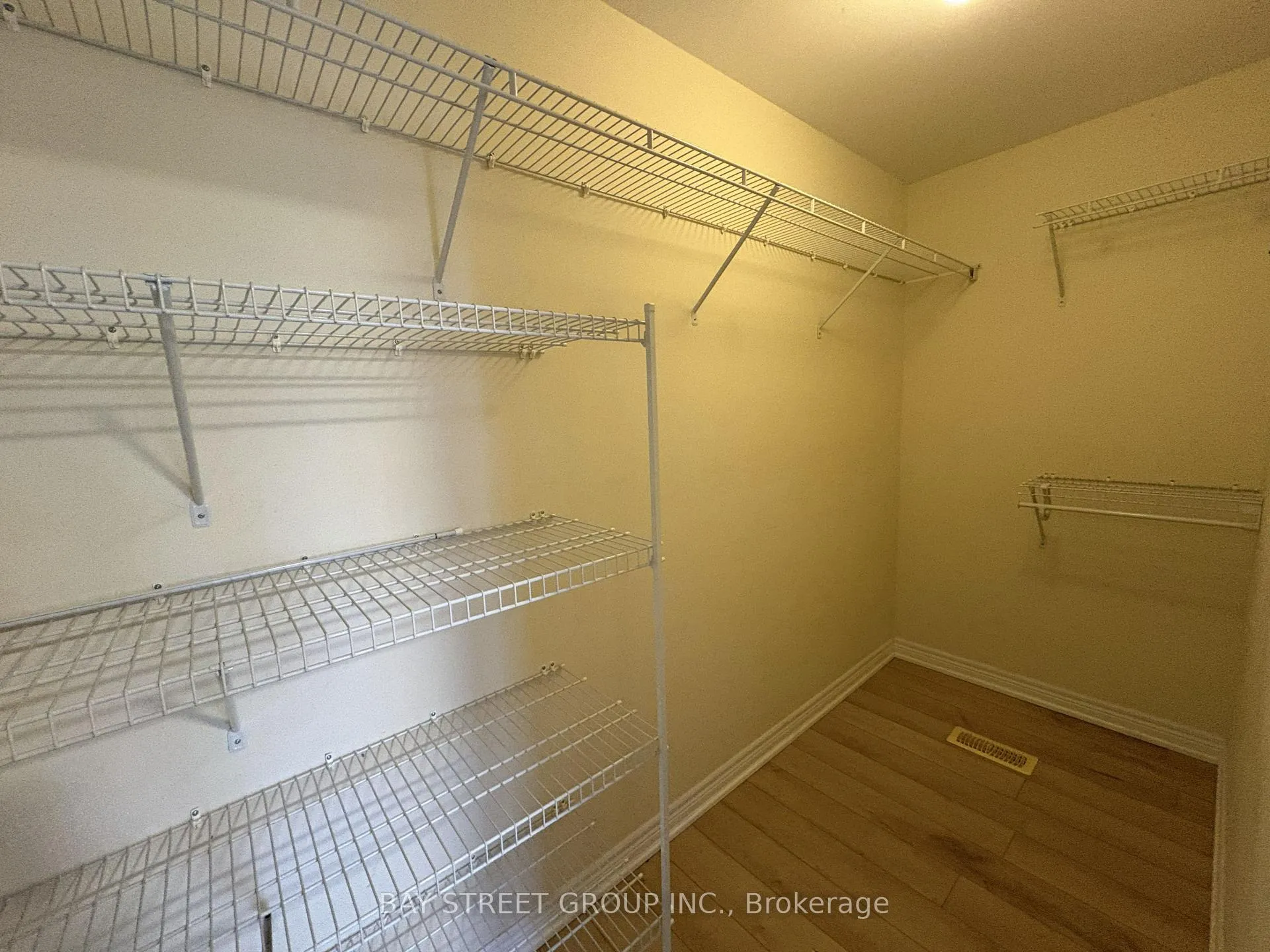 Photo 15 of Unit 2, 60 Cloverleaf Drive, Hamilton, Ancaster — HOMEH