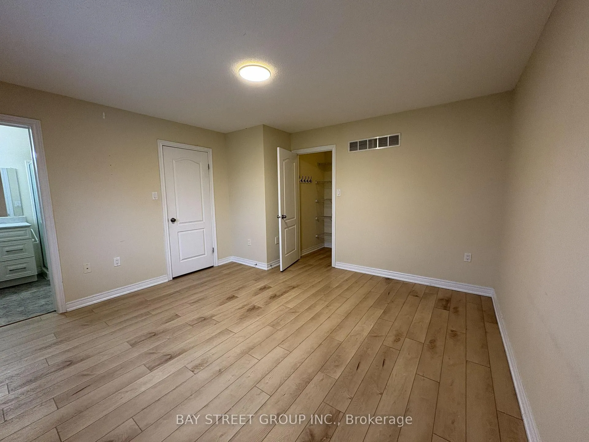 Photo 17 of Unit 2, 60 Cloverleaf Drive, Hamilton, Ancaster — HOMEH