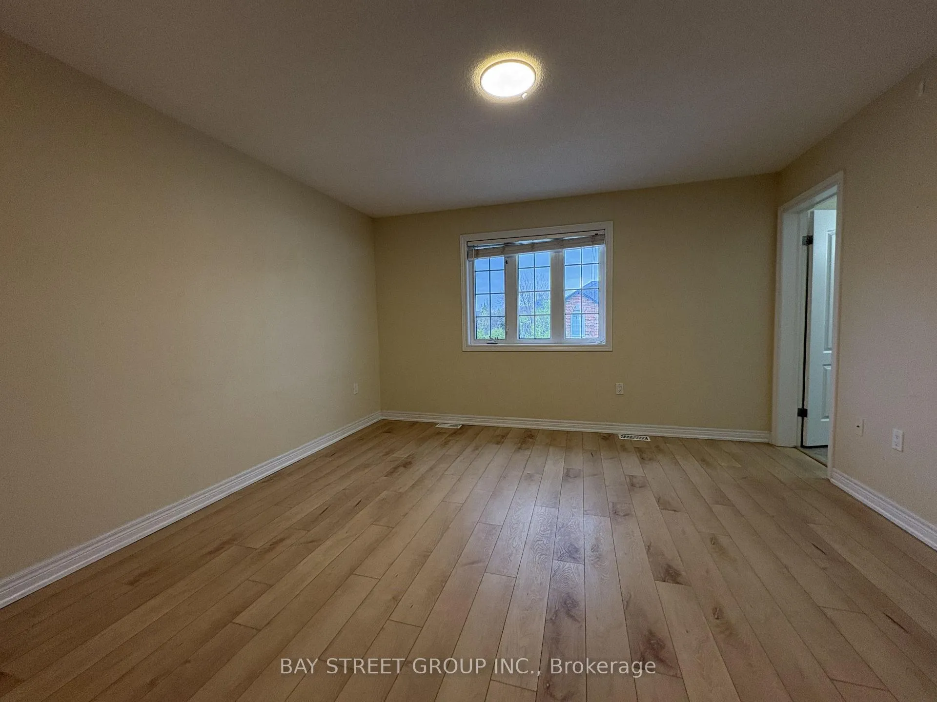 Photo 18 of Unit 2, 60 Cloverleaf Drive, Hamilton, Ancaster — HOMEH