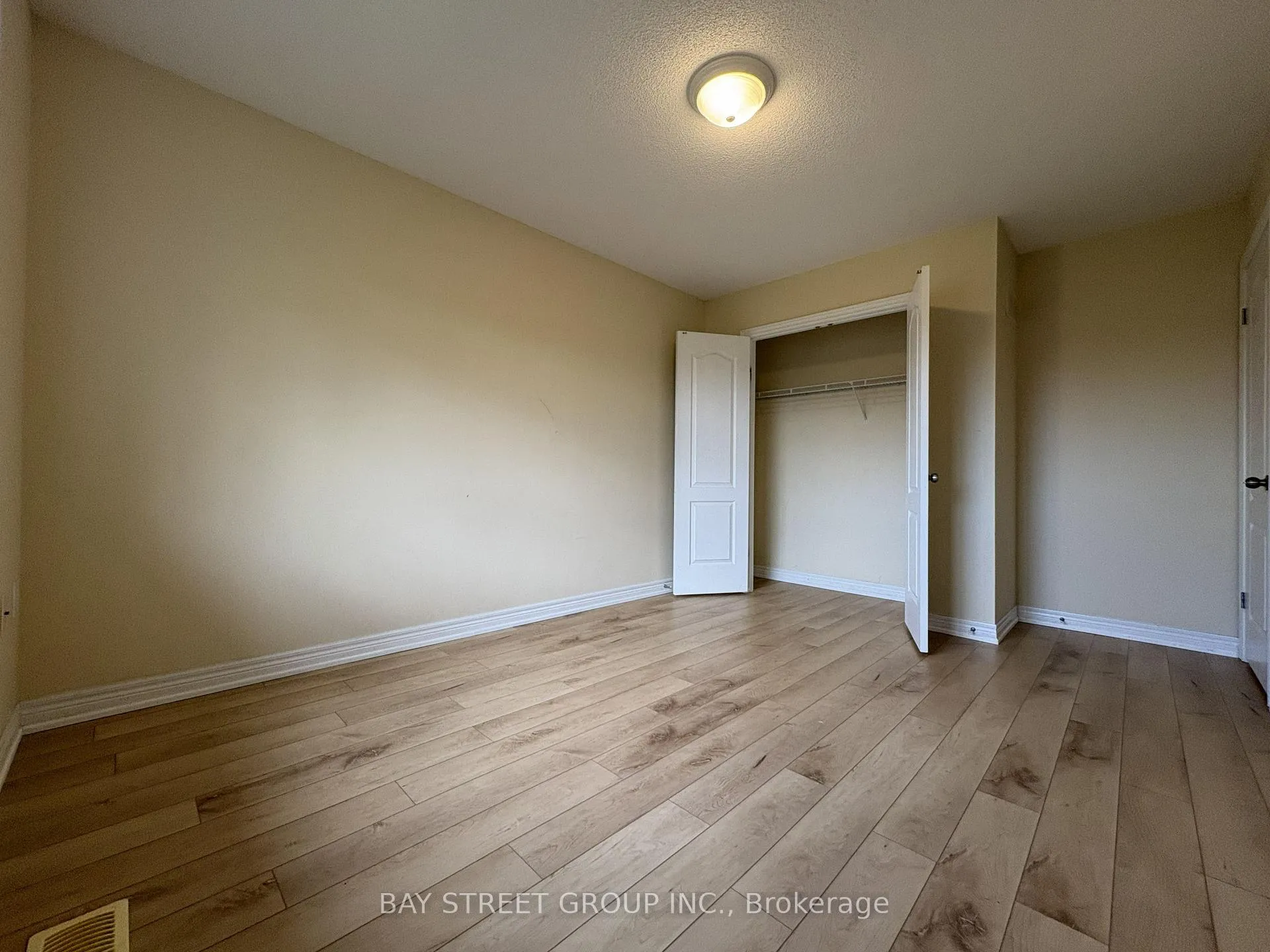 Photo 21 of Unit 2, 60 Cloverleaf Drive, Hamilton, Ancaster — HOMEH