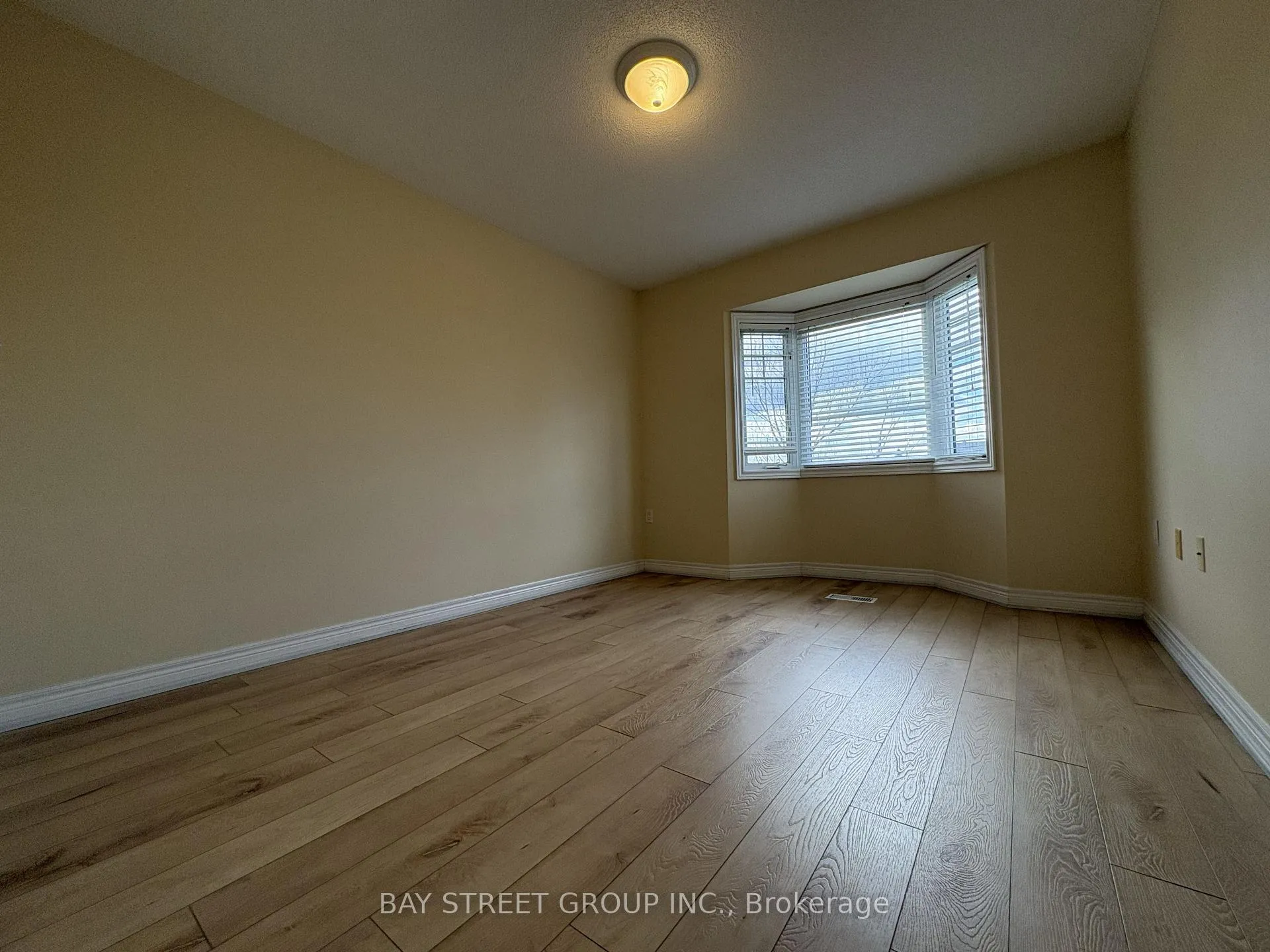 Photo 22 of Unit 2, 60 Cloverleaf Drive, Hamilton, Ancaster — HOMEH