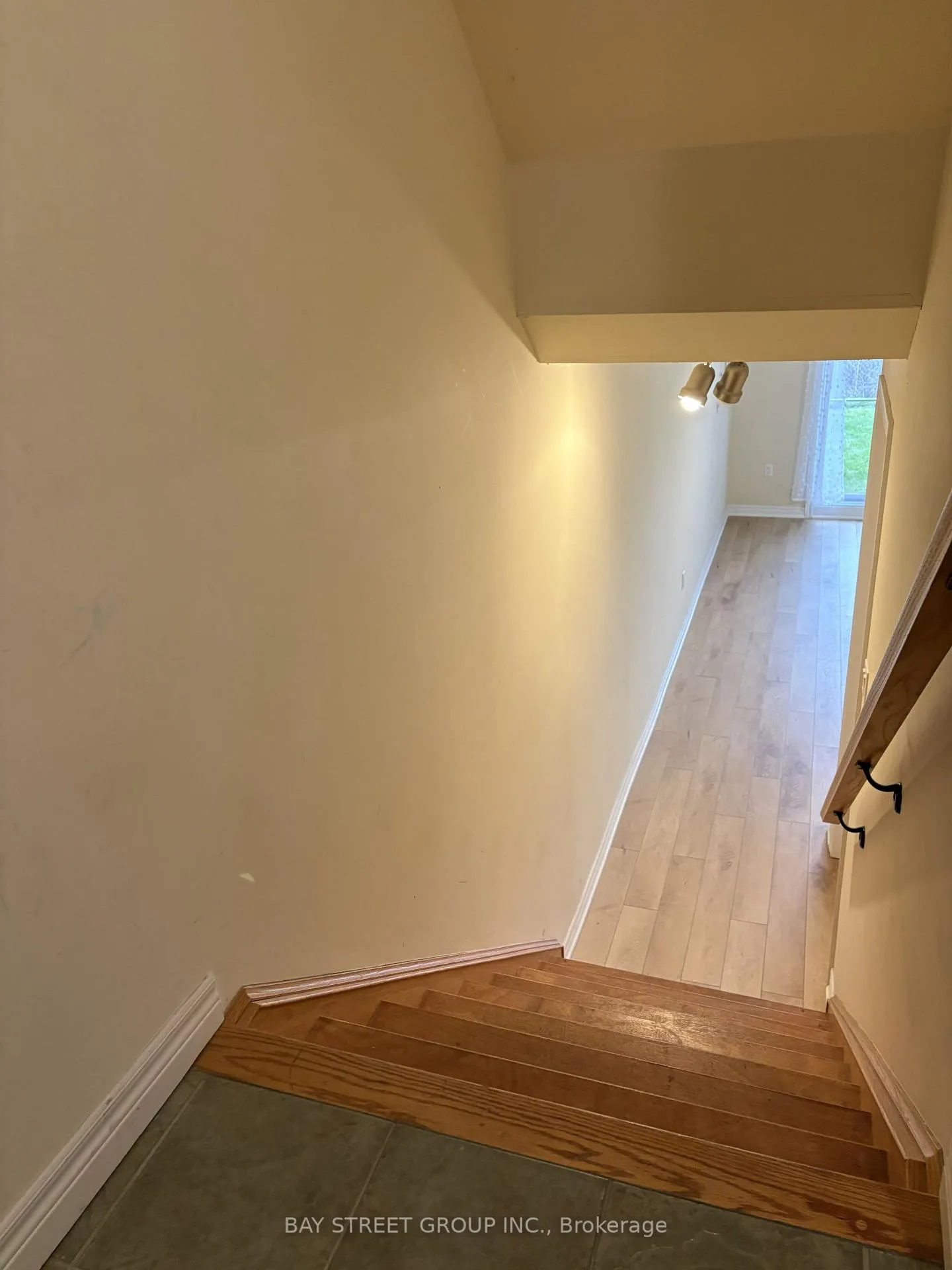 Photo 31 of Unit 2, 60 Cloverleaf Drive, Hamilton, Ancaster — HOMEH