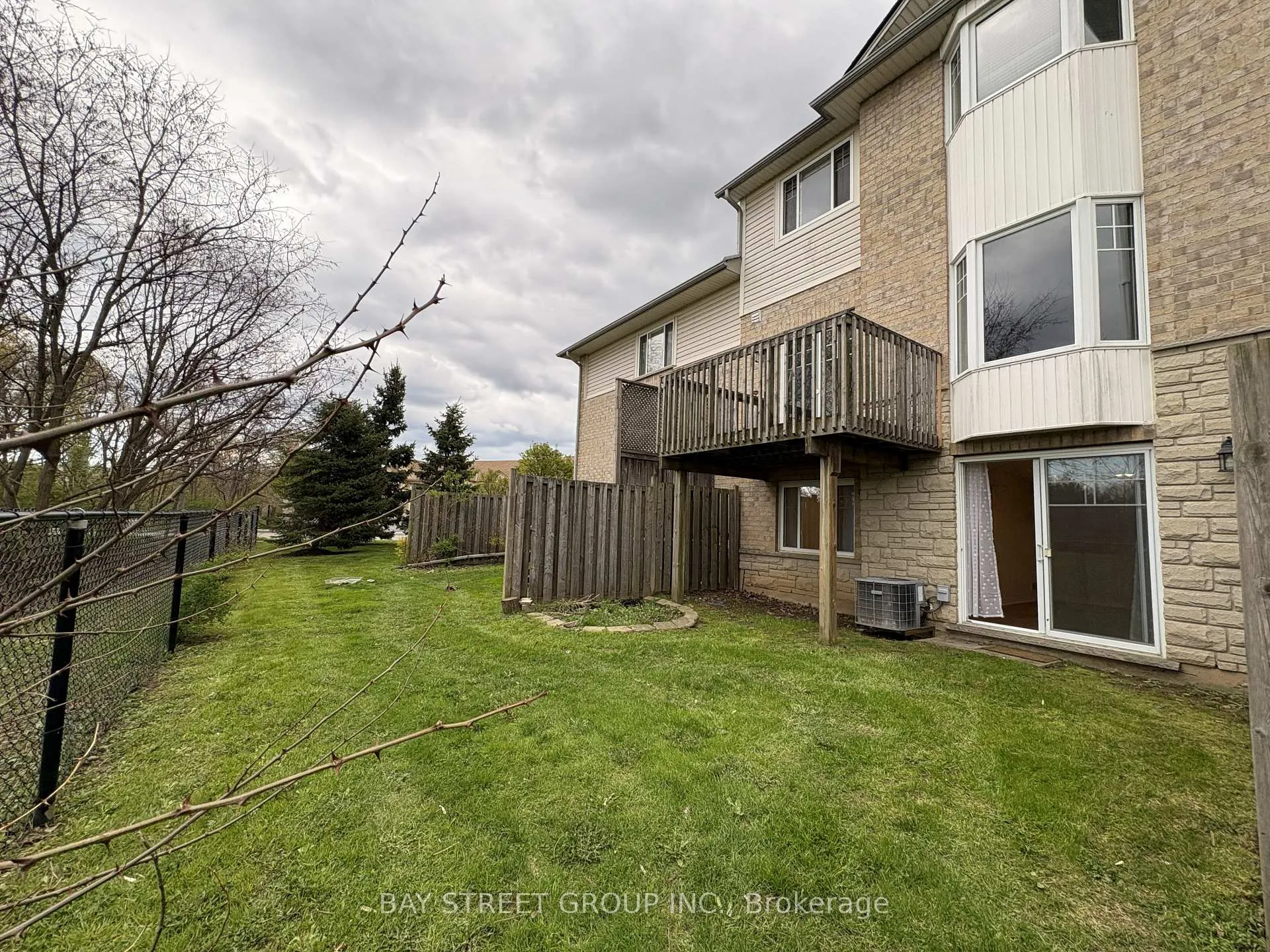 Photo 38 of Unit 2, 60 Cloverleaf Drive, Hamilton, Ancaster — HOMEH