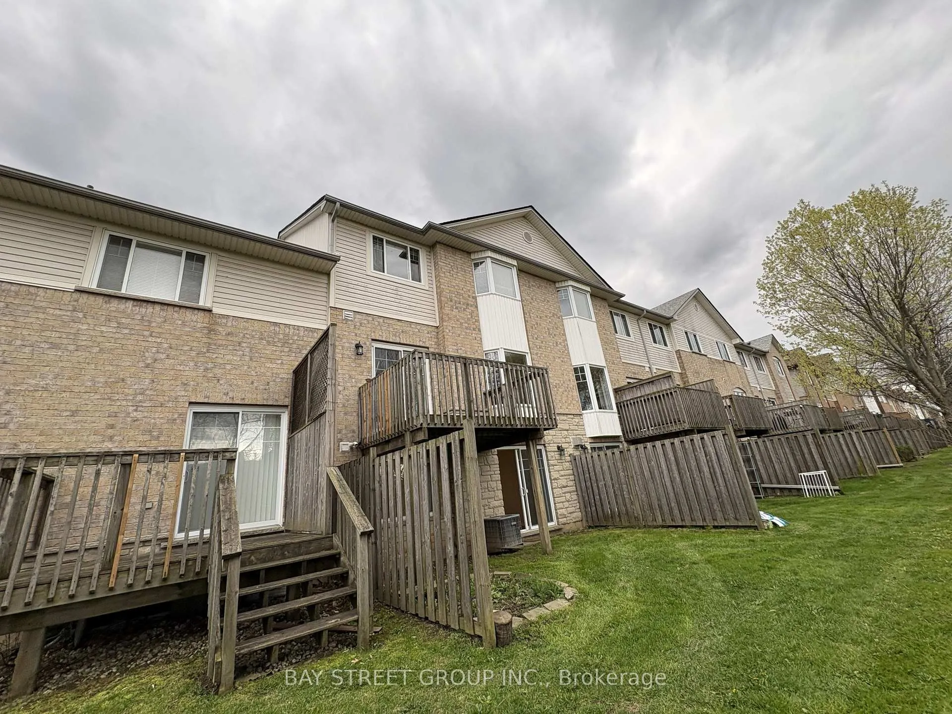 Photo 40 of Unit 2, 60 Cloverleaf Drive, Hamilton, Ancaster — HOMEH