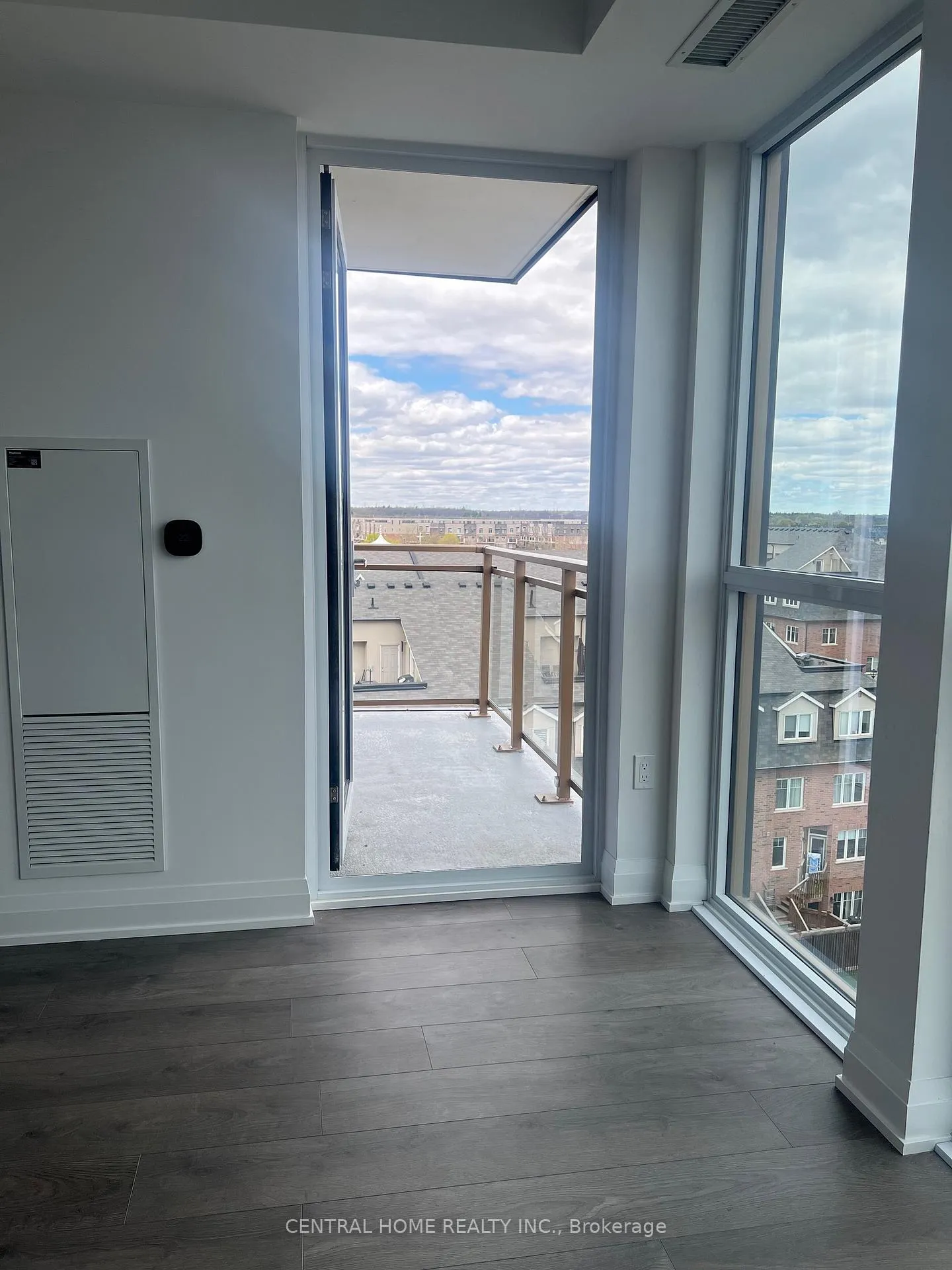 Photo 7 of Unit 718, 2343 Khalsa Gate, Oakville, Westmount — HOMEH