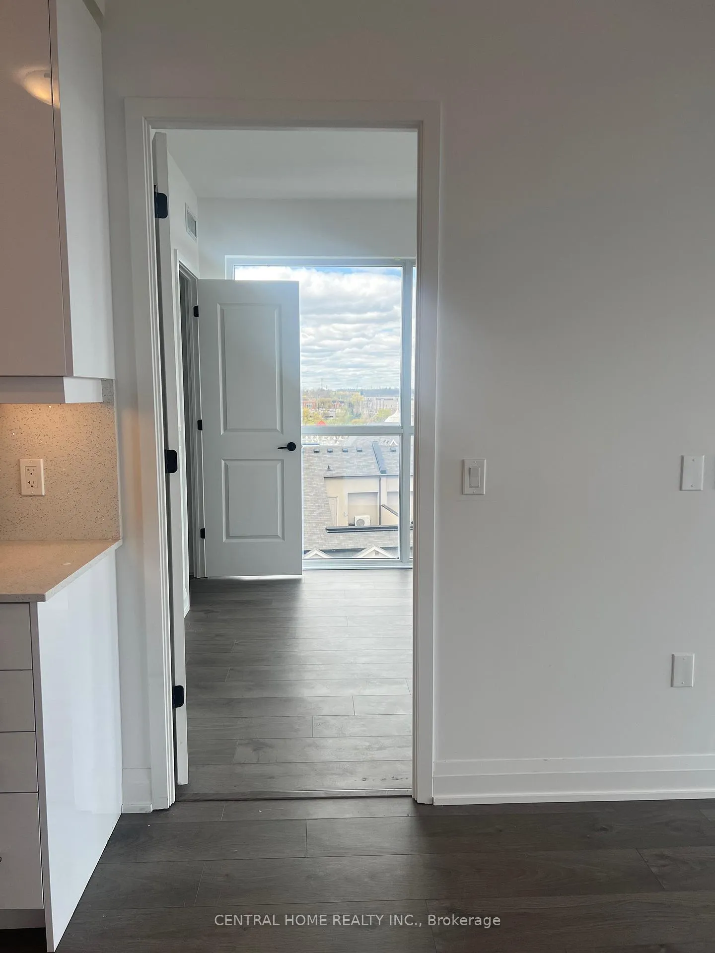 Photo 9 of Unit 718, 2343 Khalsa Gate, Oakville, Westmount — HOMEH
