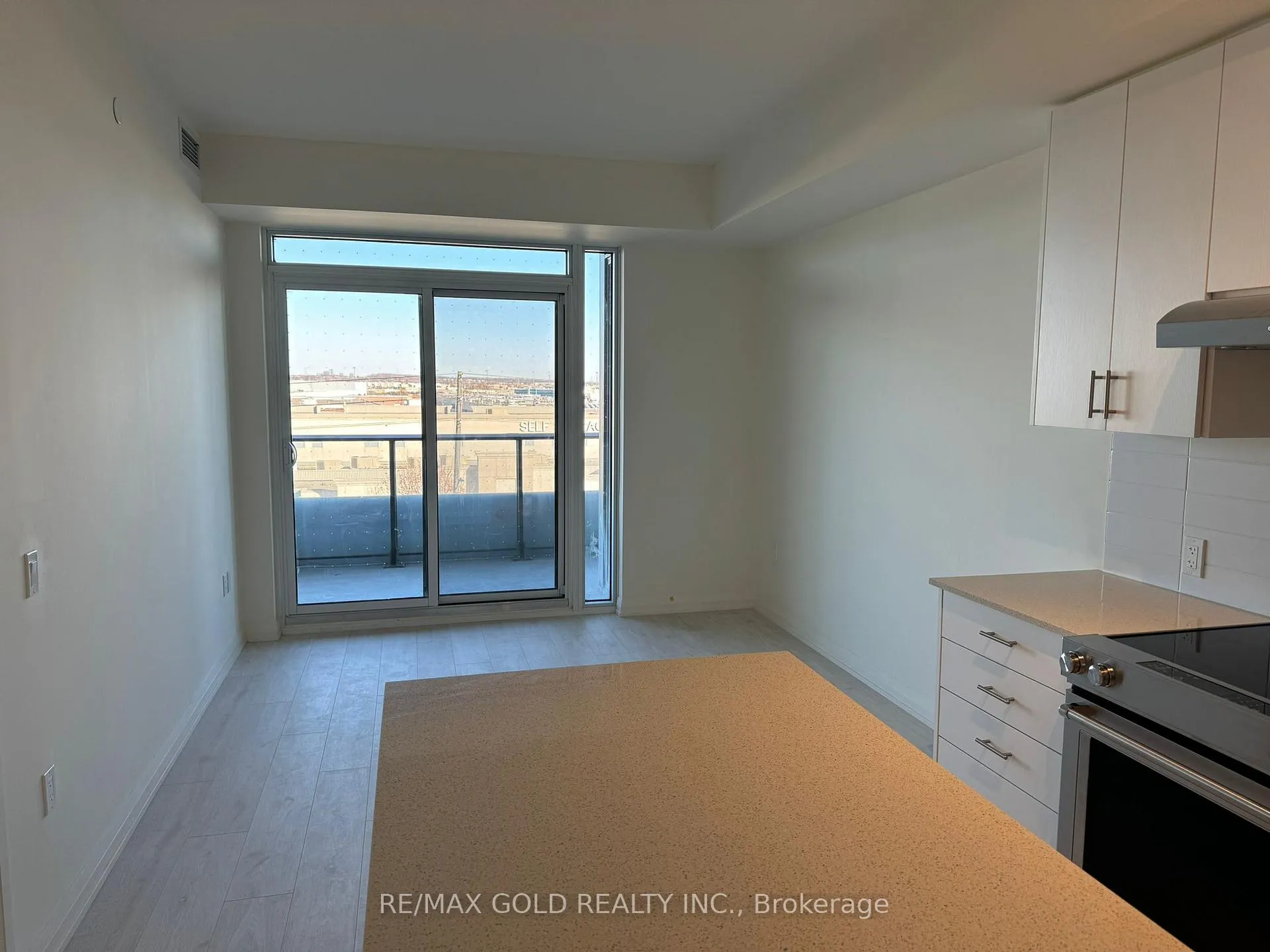 Photo 3 of Unit 410, 8960 Jane Street N, Vaughan, Vellore Village — HOMEH