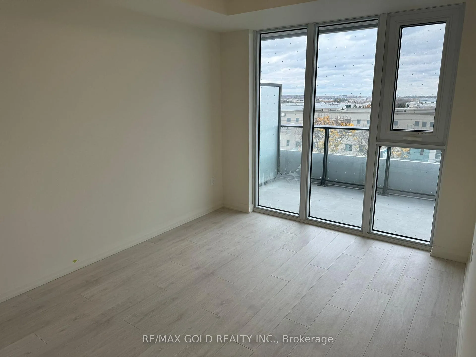 Photo 8 of Unit 410, 8960 Jane Street N, Vaughan, Vellore Village — HOMEH