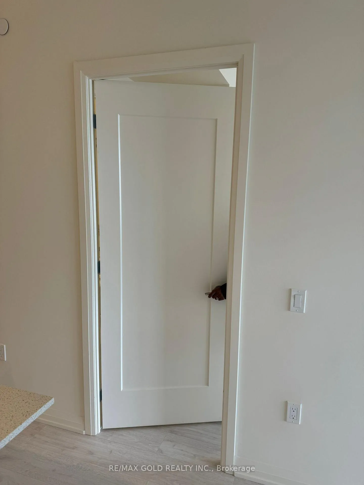Photo 12 of Unit 410, 8960 Jane Street N, Vaughan, Vellore Village — HOMEH