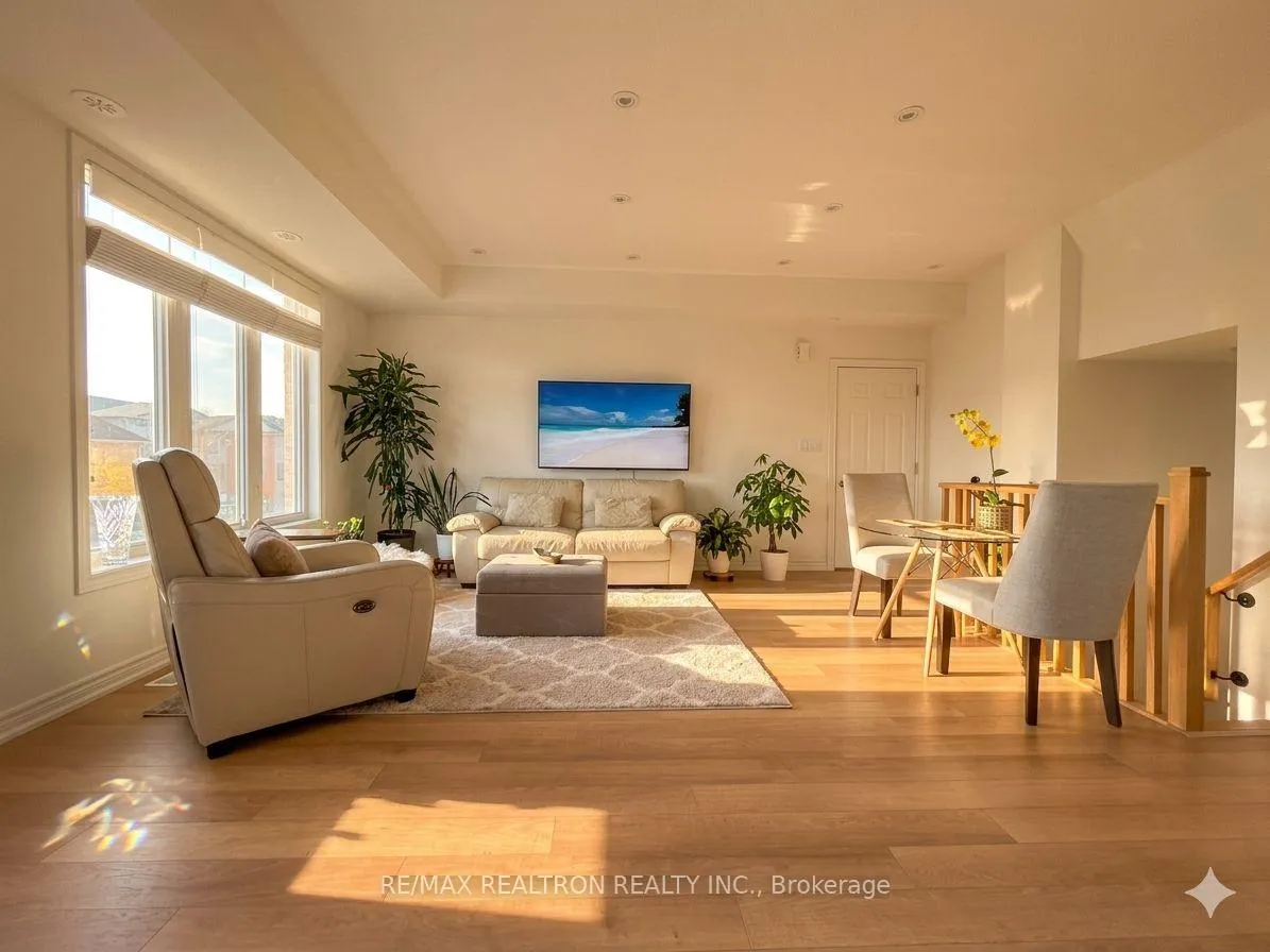 Photo 3 of 2742 William Jackson Drive, Pickering, Duffin Heights — HOMEH