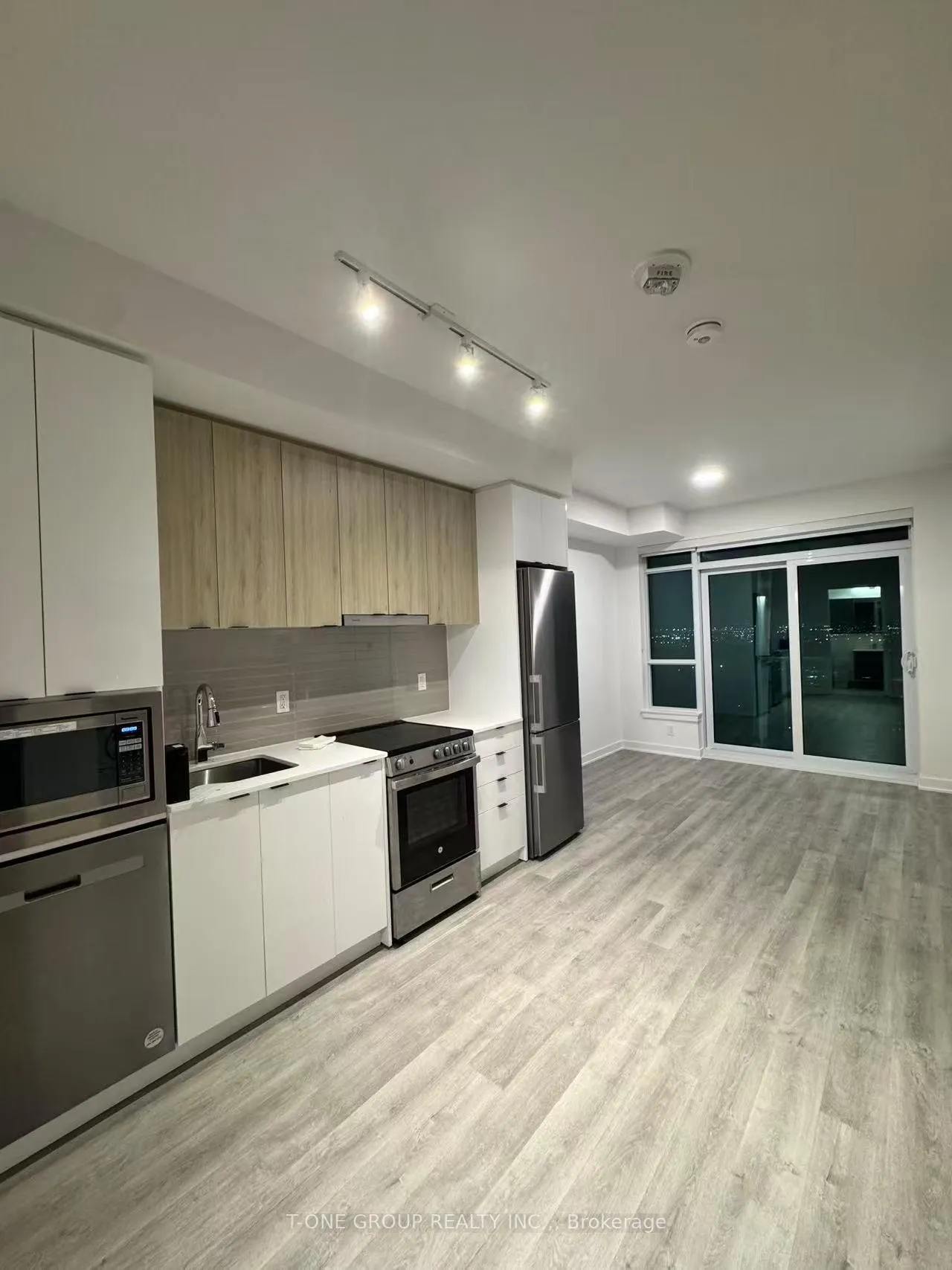 Photo 4 of Unit 2707, 50 Upper Mall Way, Vaughan, Brownridge — HOMEH