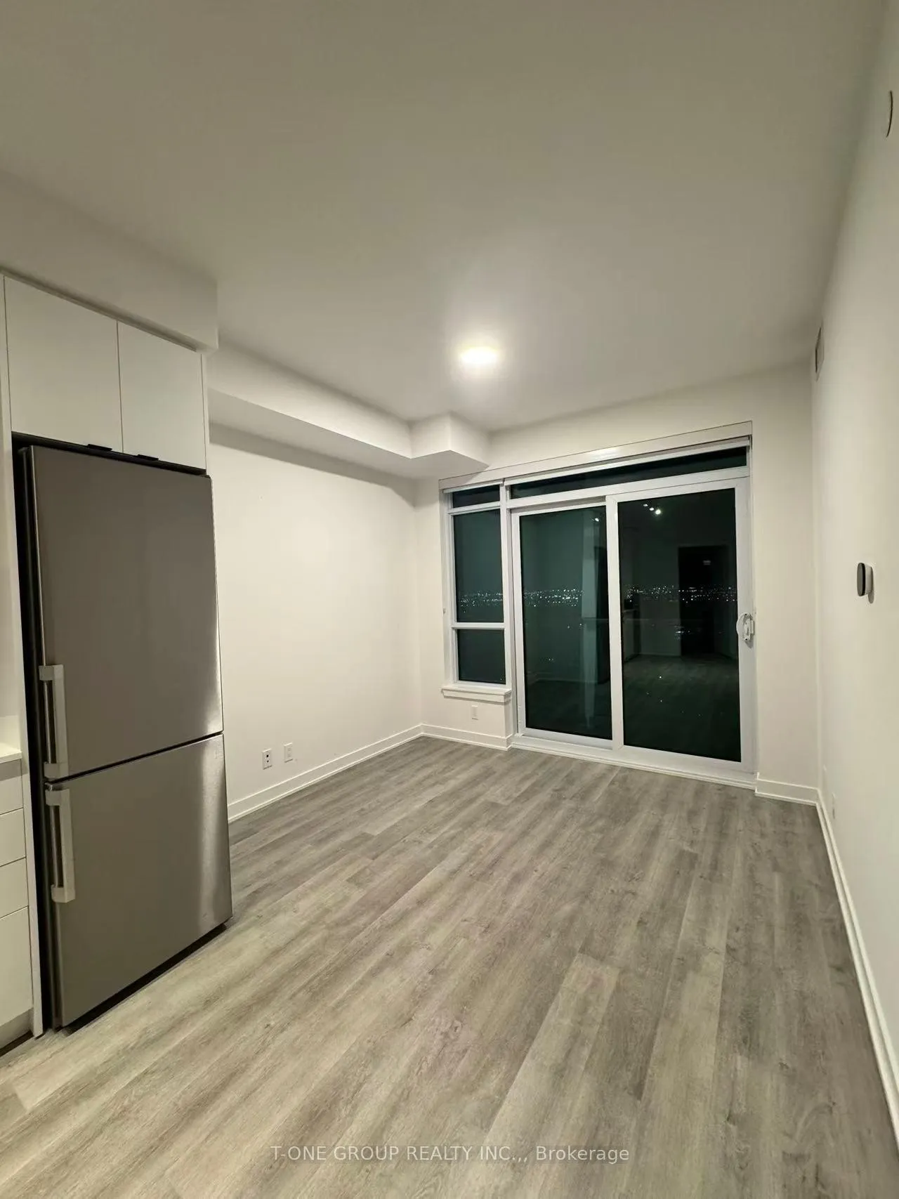 Photo 6 of Unit 2707, 50 Upper Mall Way, Vaughan, Brownridge — HOMEH