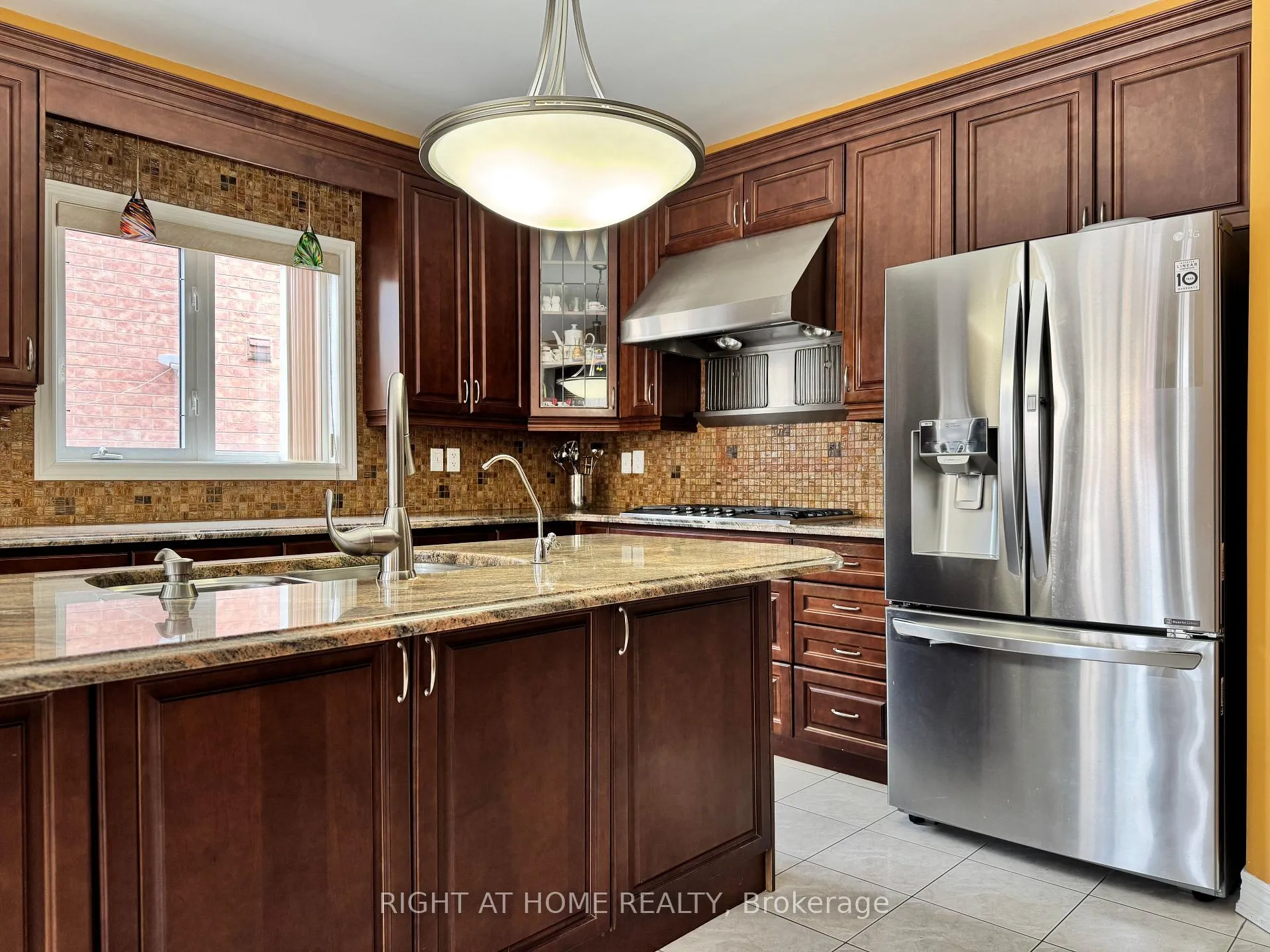 Photo 4 of 29 Lynnvalley Crescent, Brampton, Bram East — HOMEH