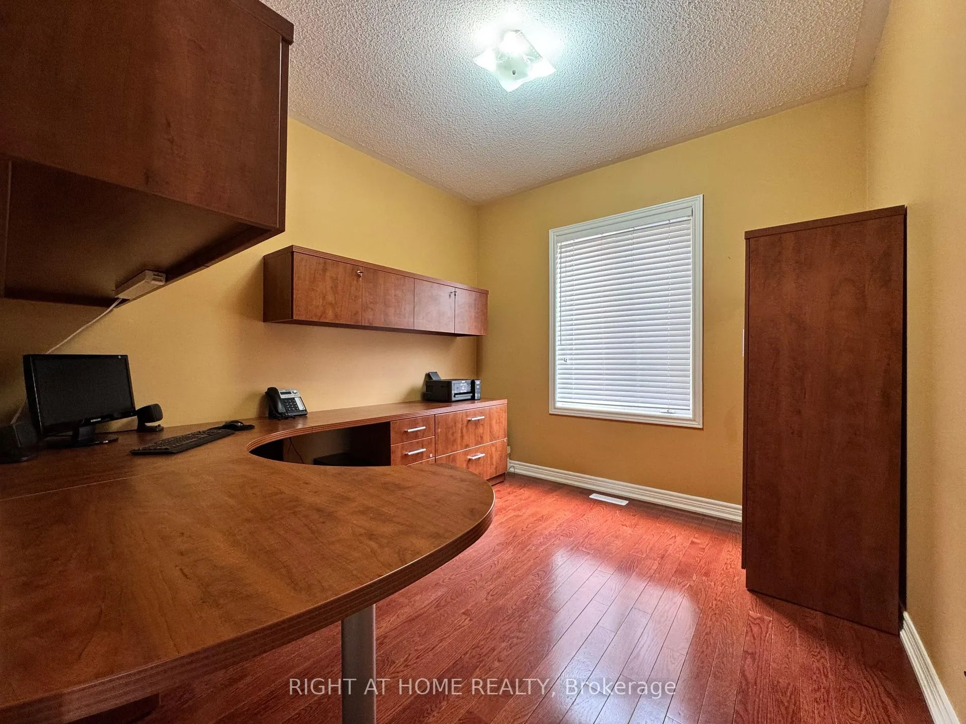 Photo 10 of 29 Lynnvalley Crescent, Brampton, Bram East — HOMEH