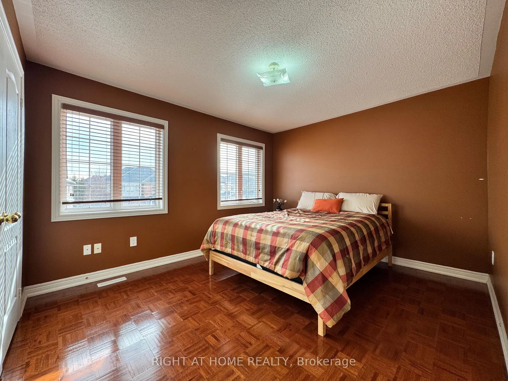 Photo 14 of 29 Lynnvalley Crescent, Brampton, Bram East — HOMEH