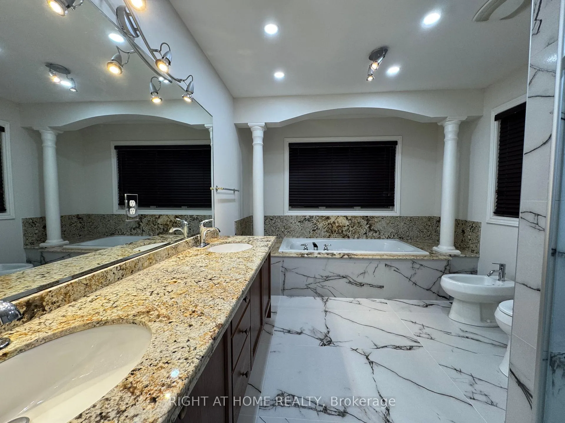 Photo 20 of 29 Lynnvalley Crescent, Brampton, Bram East — HOMEH