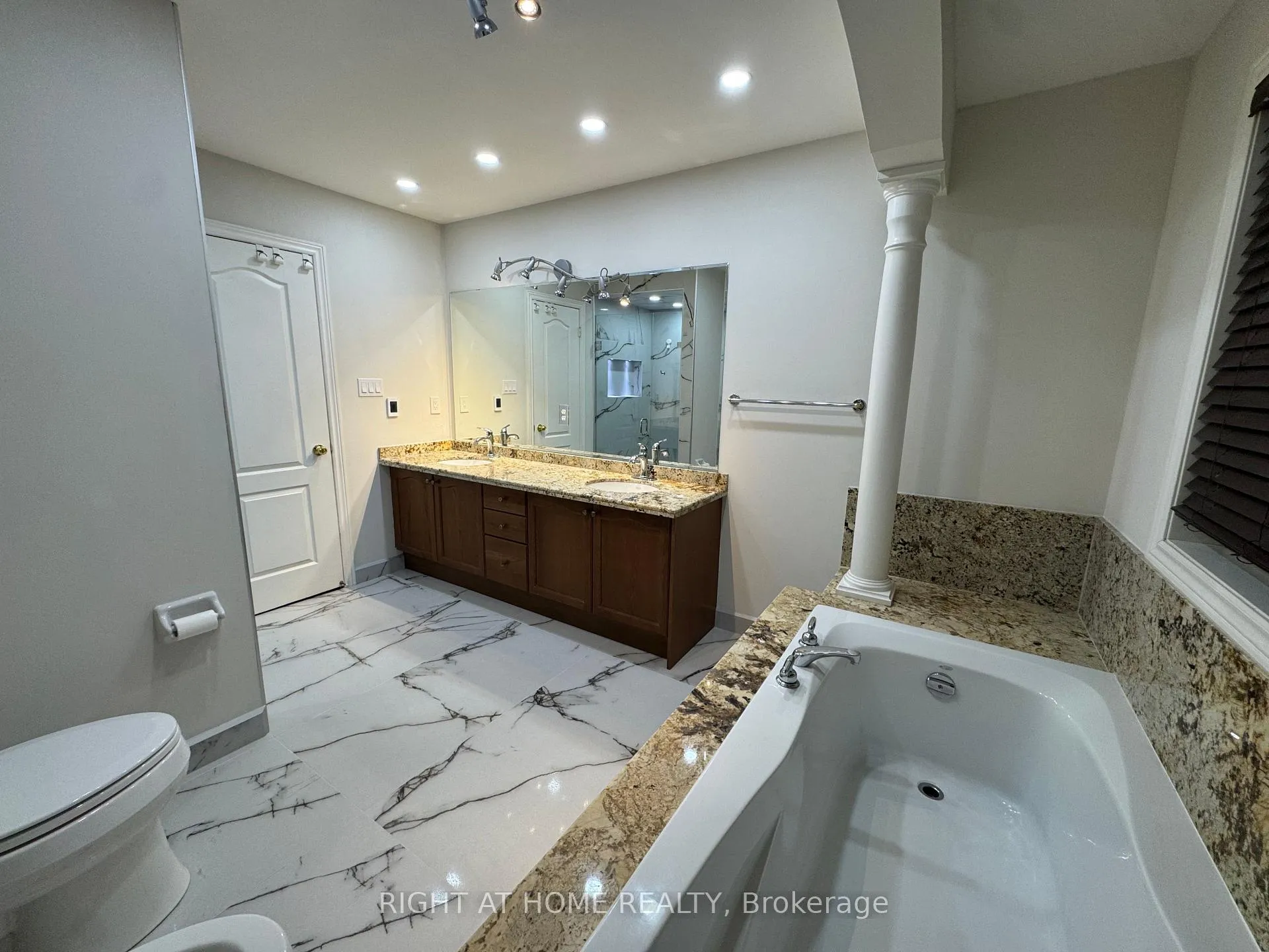 Photo 21 of 29 Lynnvalley Crescent, Brampton, Bram East — HOMEH