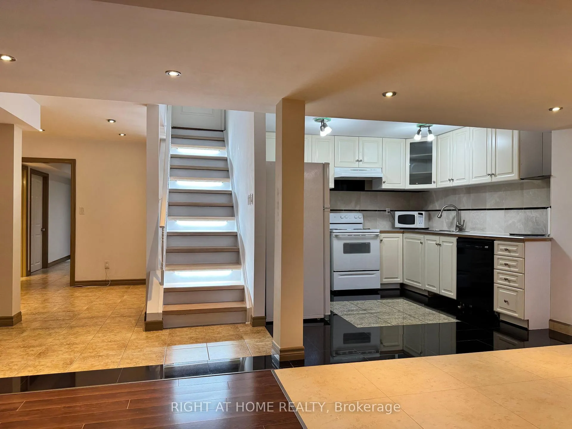 Photo 32 of 29 Lynnvalley Crescent, Brampton, Bram East — HOMEH