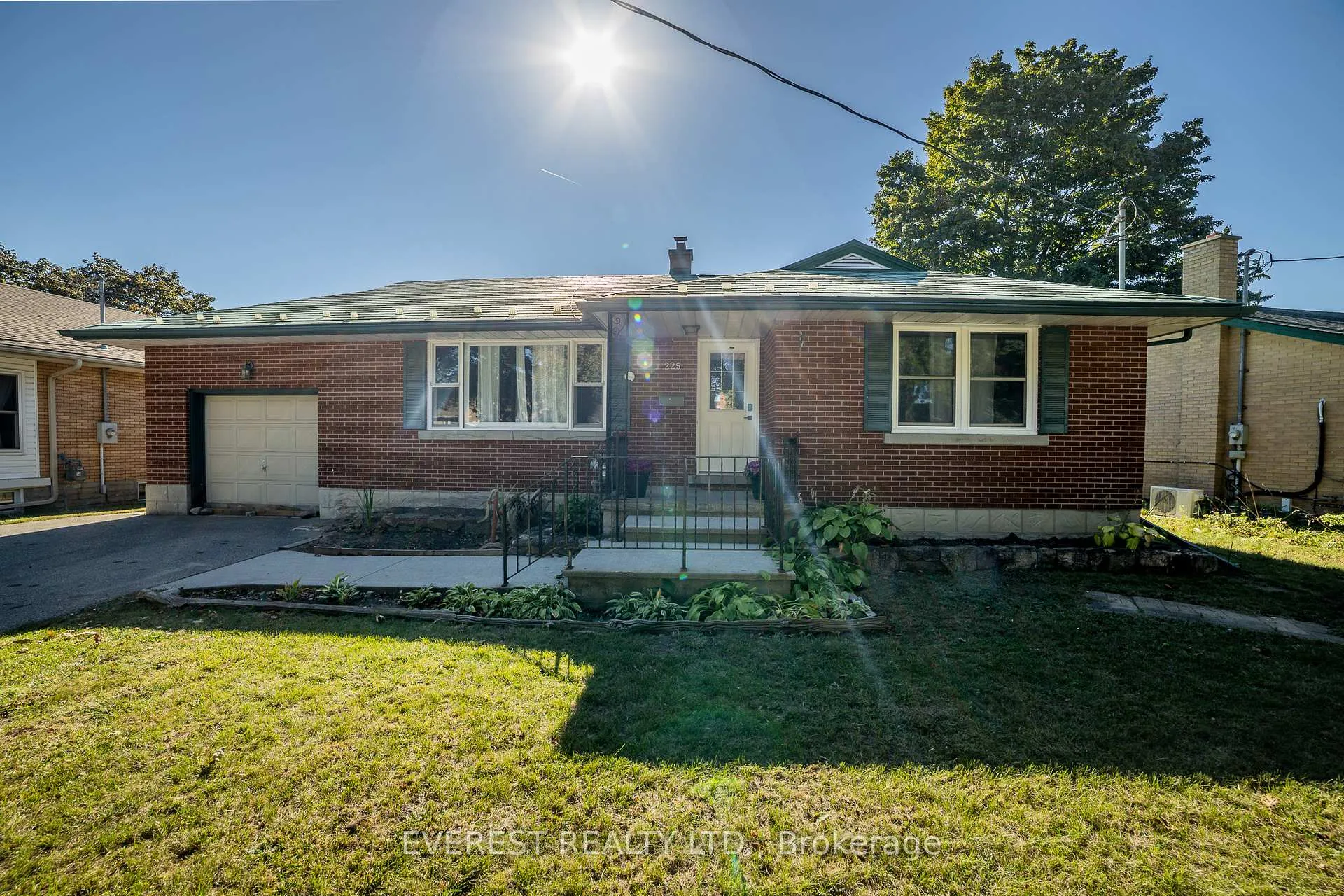 Photo 3 of 225 Woodhaven Road, Kitchener — HOMEH