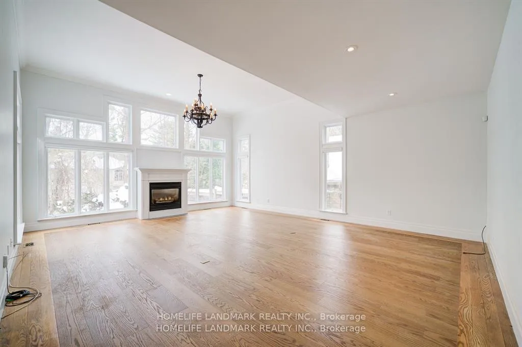 Photo 4 of 433 Cairncroft Road, Oakville, Morrison — HOMEH
