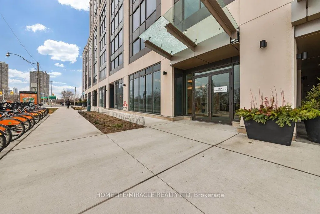 Front of Unit 3711, 1928 Lake Shore Boulevard W