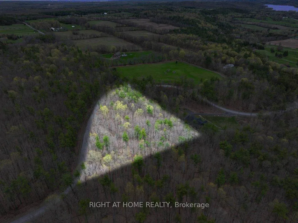 Photo 2 of 262 Golf Course Road W, Quinte West, Sidney Ward — HOMEH