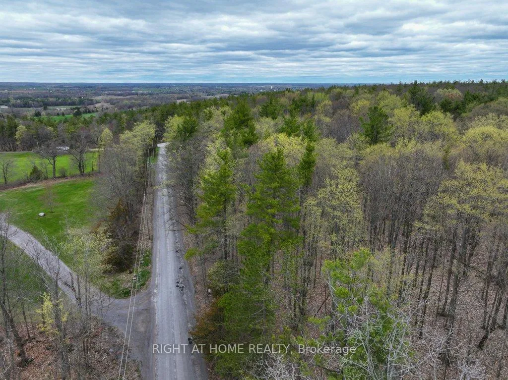 Photo 3 of 262 Golf Course Road W, Quinte West, Sidney Ward — HOMEH