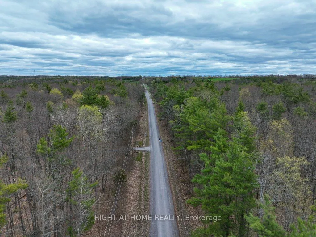 Photo 17 of 262 Golf Course Road W, Quinte West, Sidney Ward — HOMEH