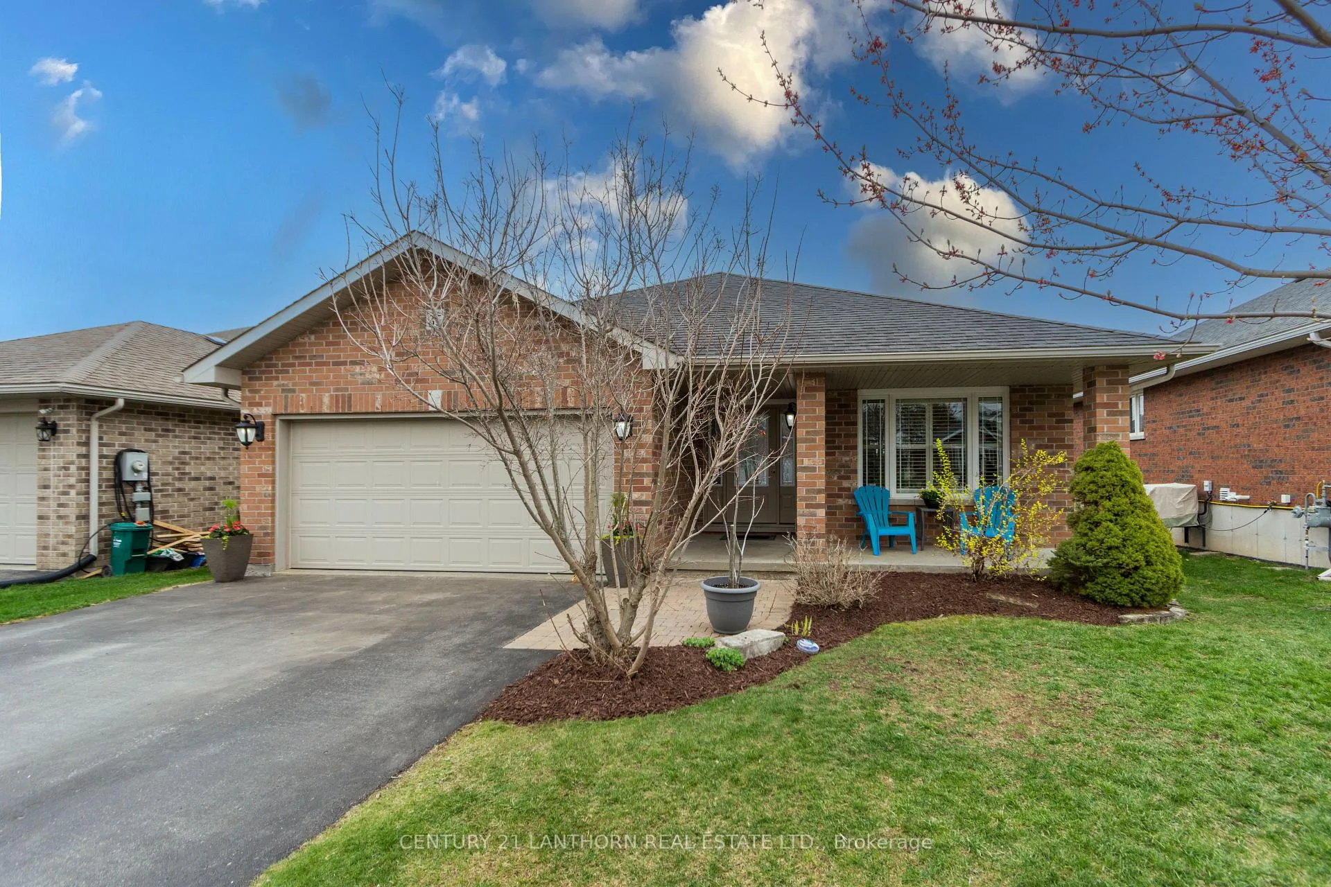 Photo 1 of 35 Gale Crescent, Belleville, Thurlow Ward — HOMEH