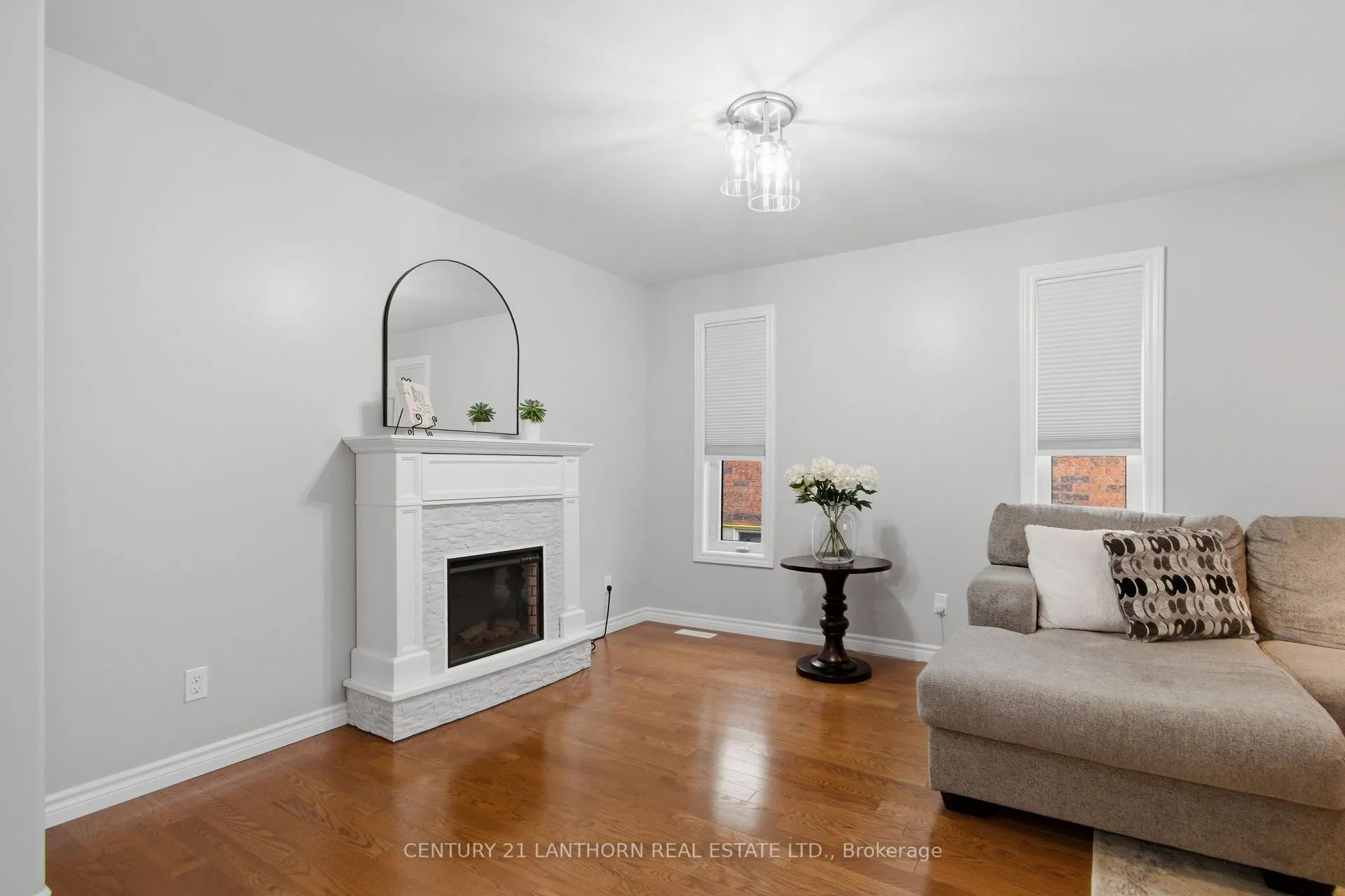 Photo 11 of 35 Gale Crescent, Belleville, Thurlow Ward — HOMEH
