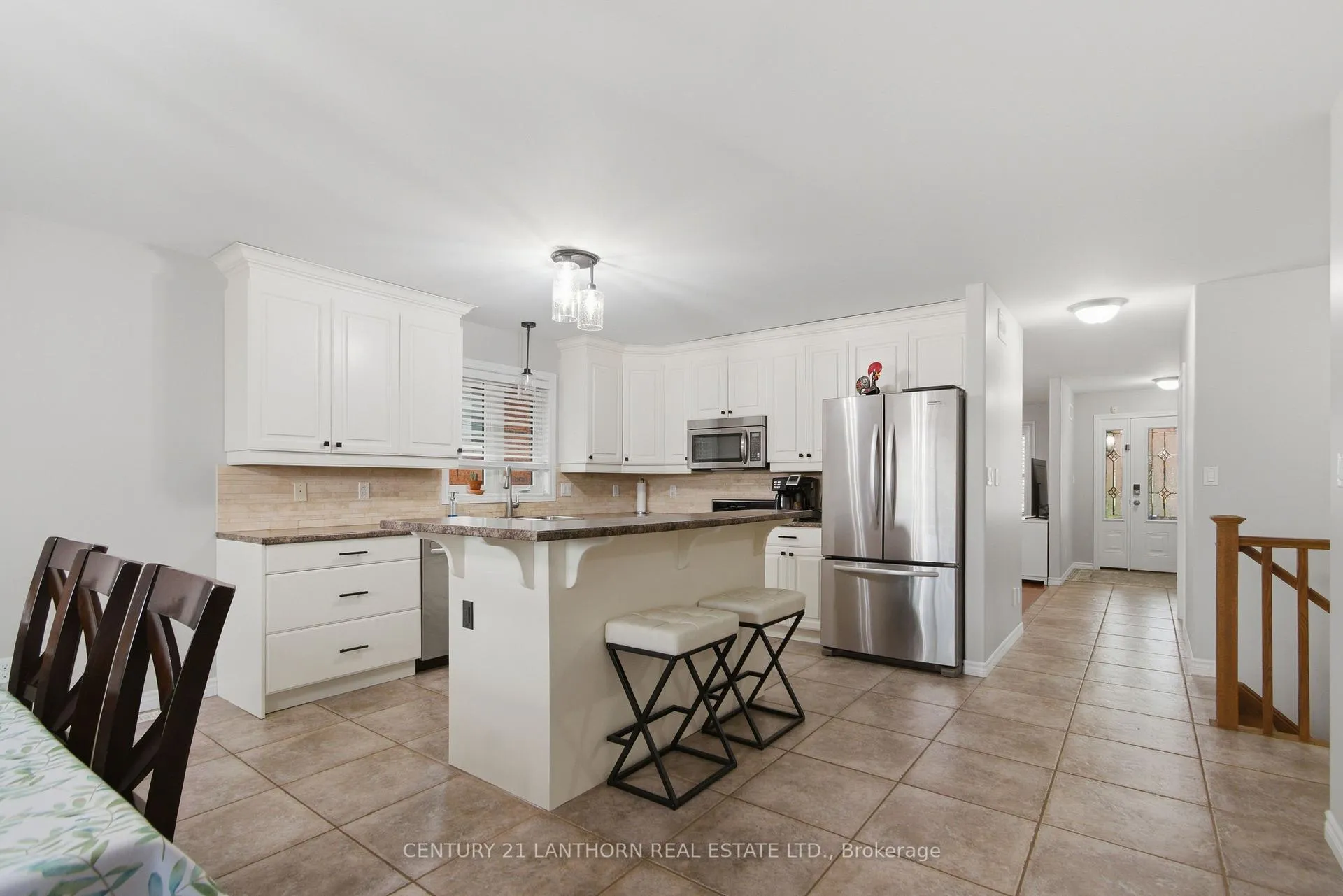 Photo 13 of 35 Gale Crescent, Belleville, Thurlow Ward — HOMEH
