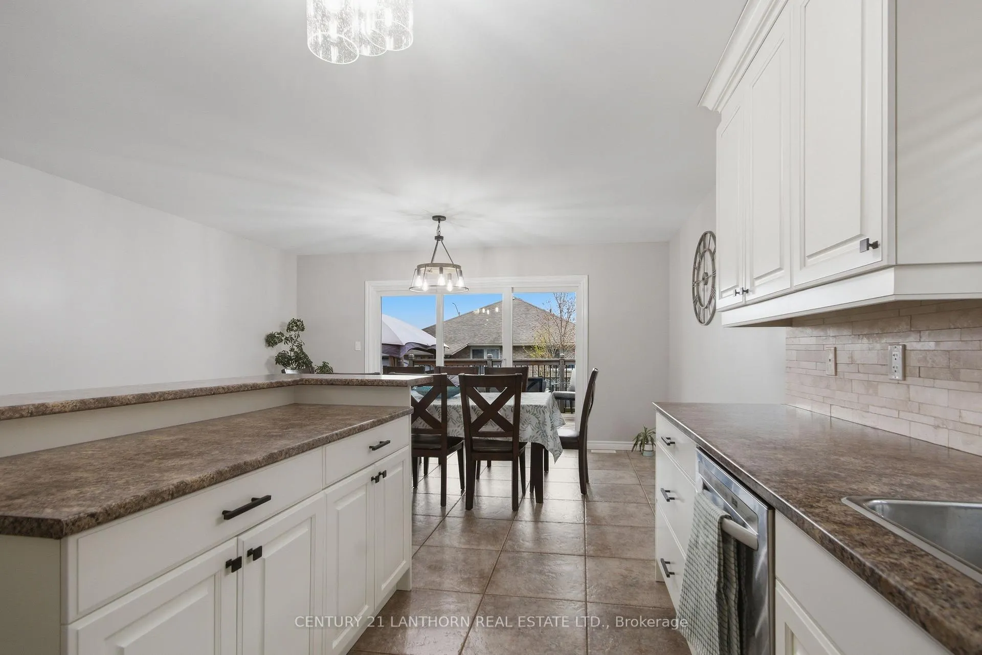 Photo 16 of 35 Gale Crescent, Belleville, Thurlow Ward — HOMEH