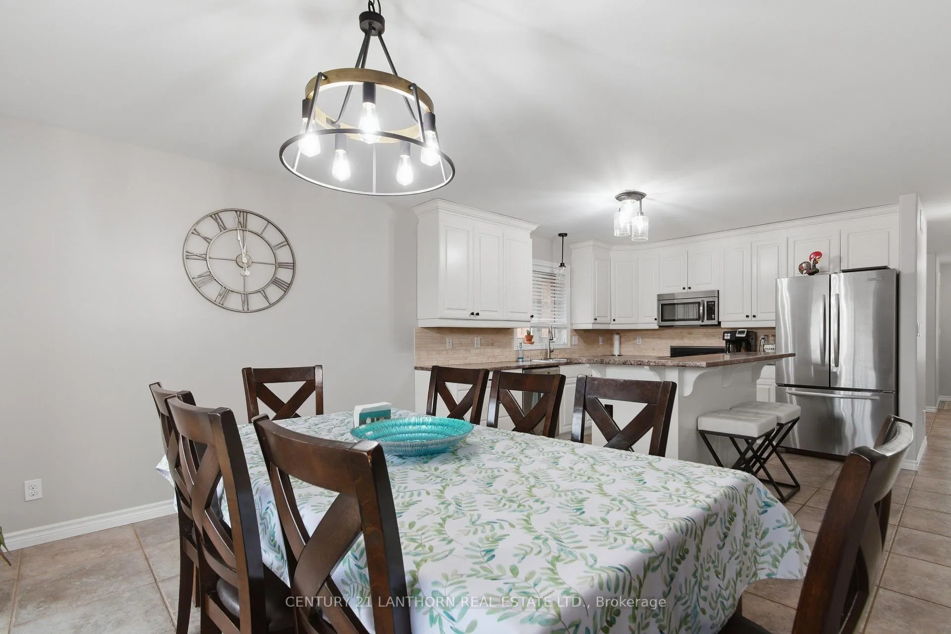 Photo 18 of 35 Gale Crescent, Belleville, Thurlow Ward — HOMEH