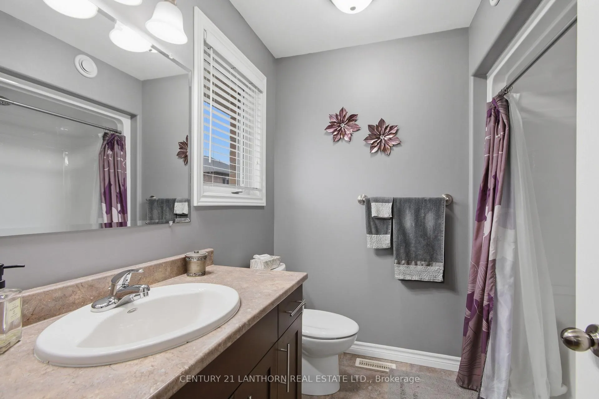 Photo 21 of 35 Gale Crescent, Belleville, Thurlow Ward — HOMEH