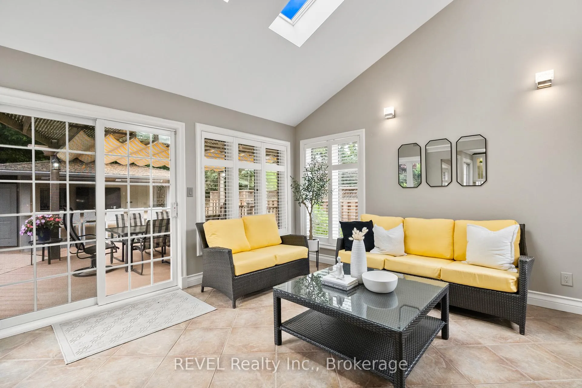 Photo 18 of 78 Sovereign Drive, St. Catharines, Glendale/Glenridge — HOMEH