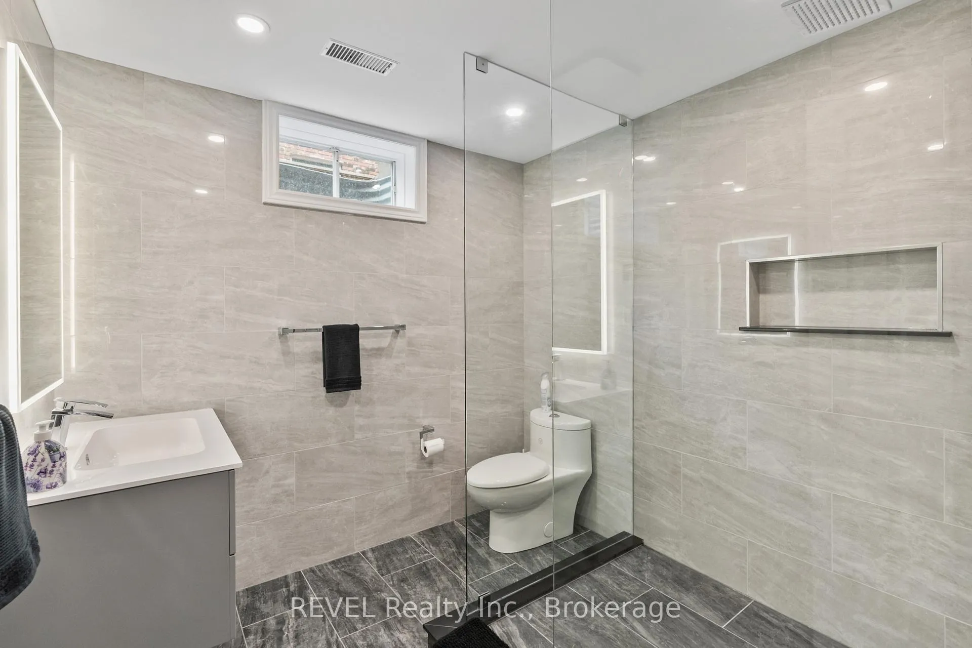 Photo 33 of 78 Sovereign Drive, St. Catharines, Glendale/Glenridge — HOMEH